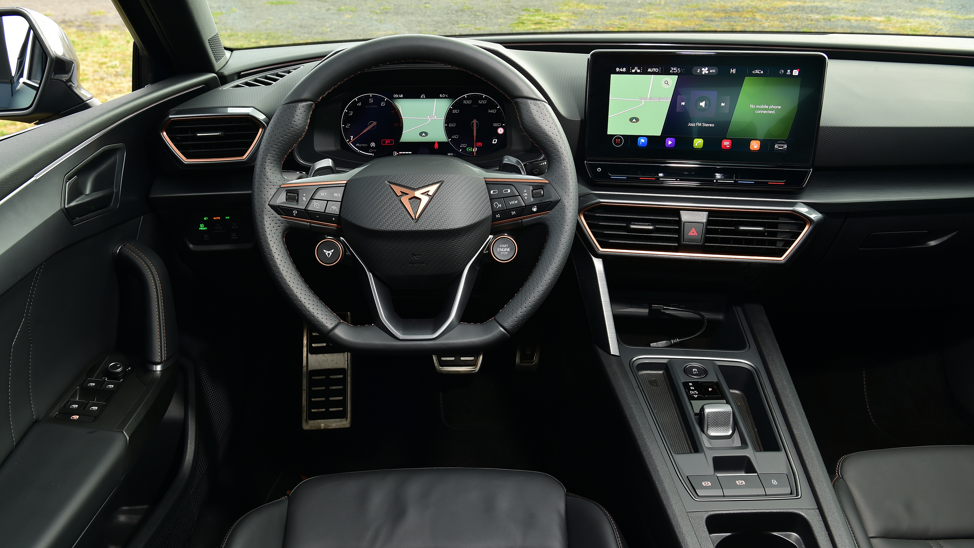 Cupra Leon 300 - interior