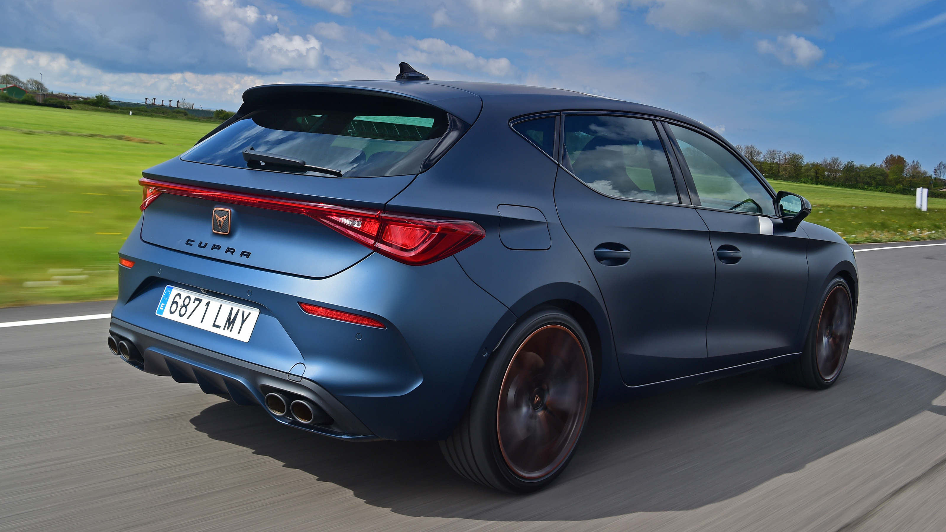 Cupra Leon 300 - rear