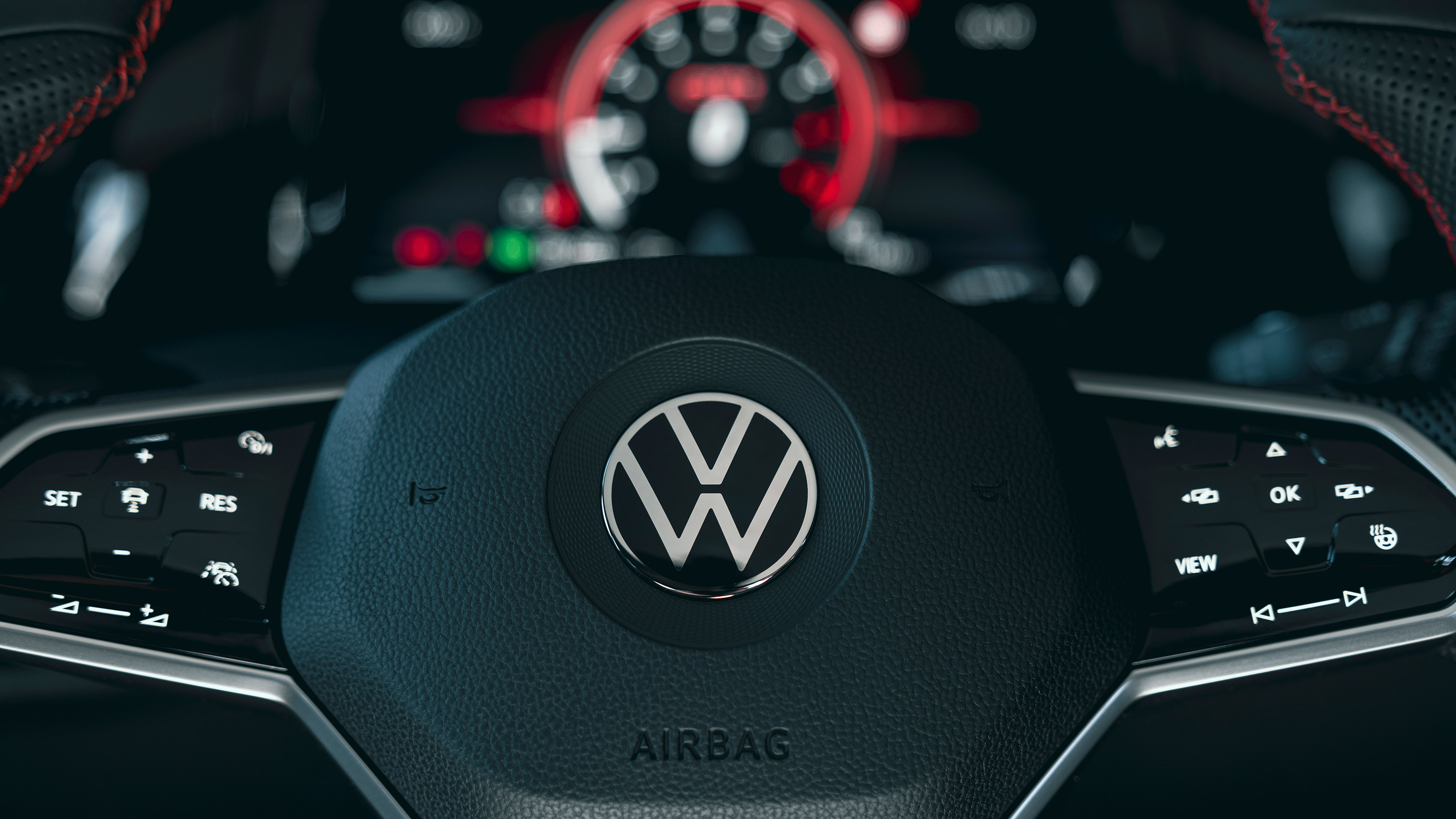 Volkswagen Golf GTI Clubsport 45 - steering wheel