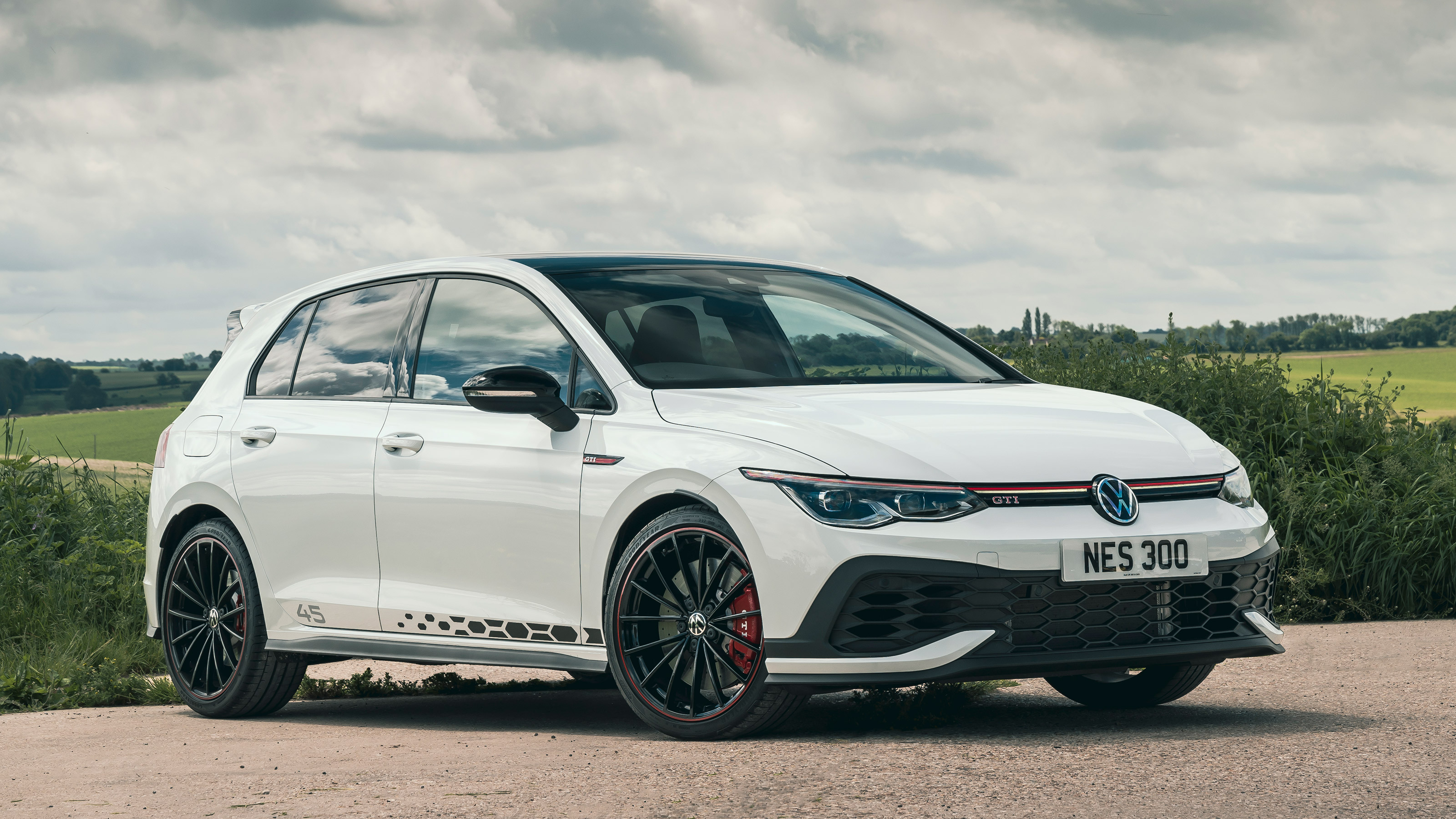 Volkswagen Golf GTI Clubsport 45 - front static