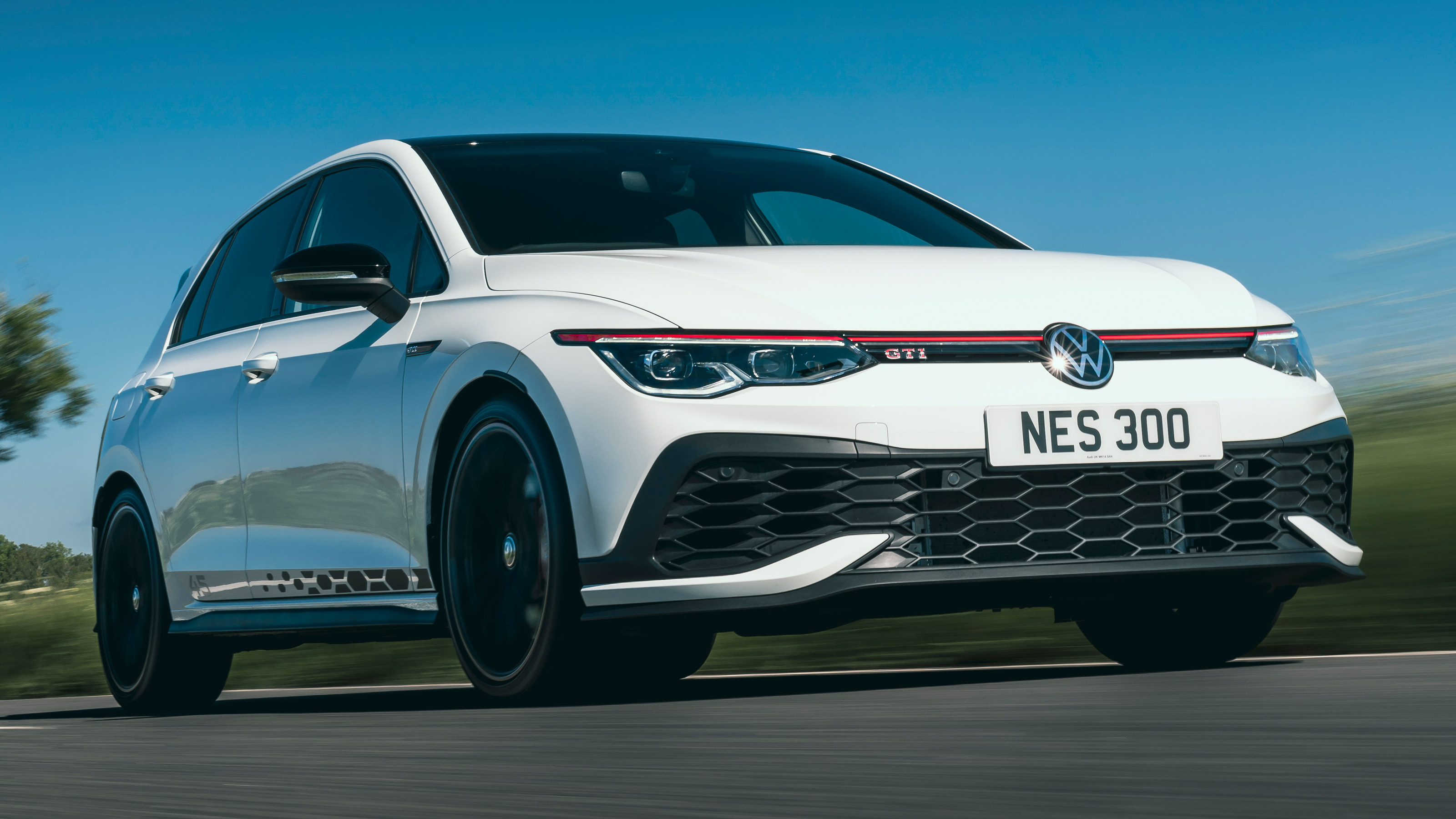 Volkswagen Golf GTI Clubsport 45 - front