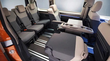Volkswagen T7 Multivan - seat down