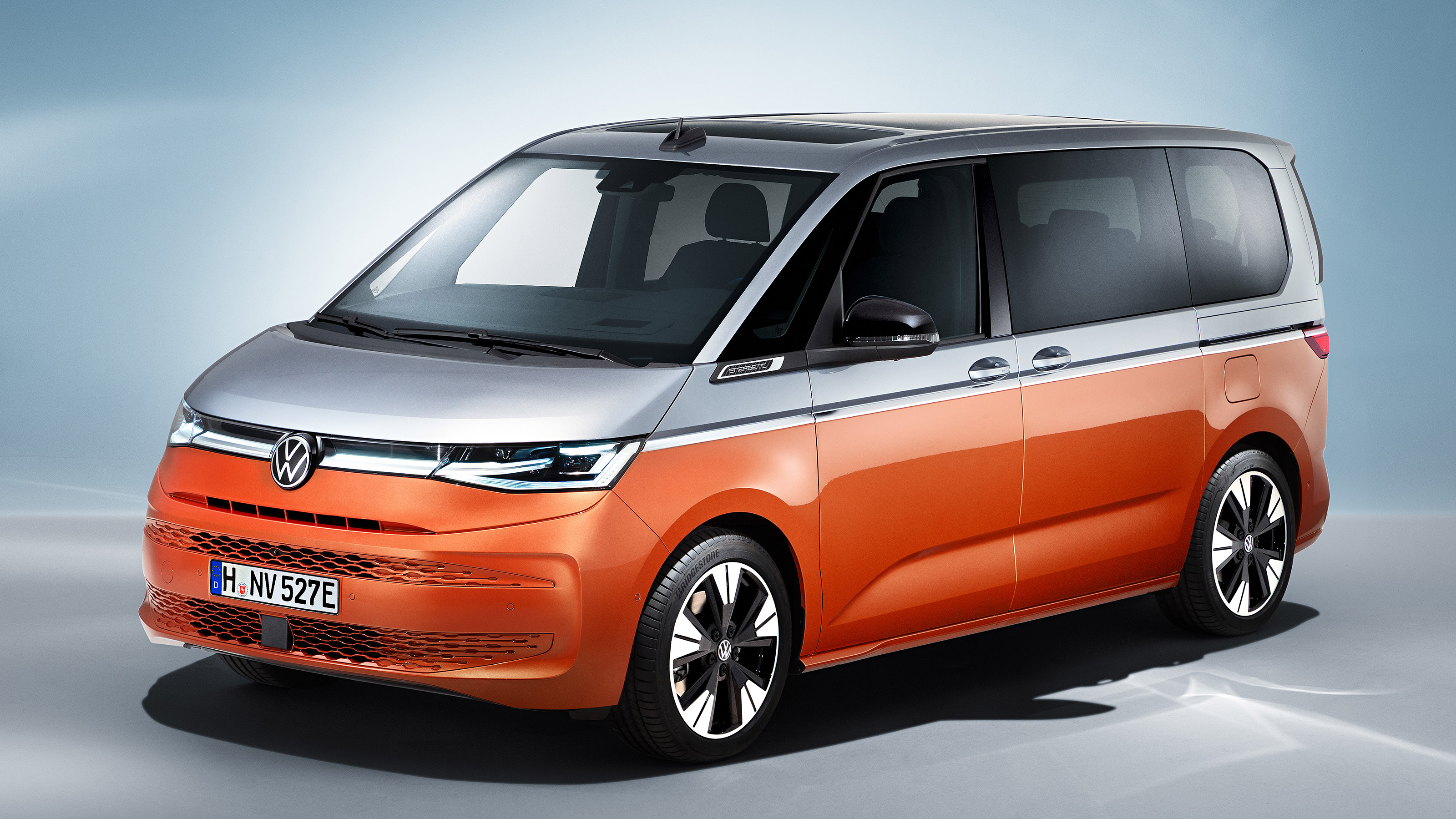 Volkswagen T7 Multivan - front