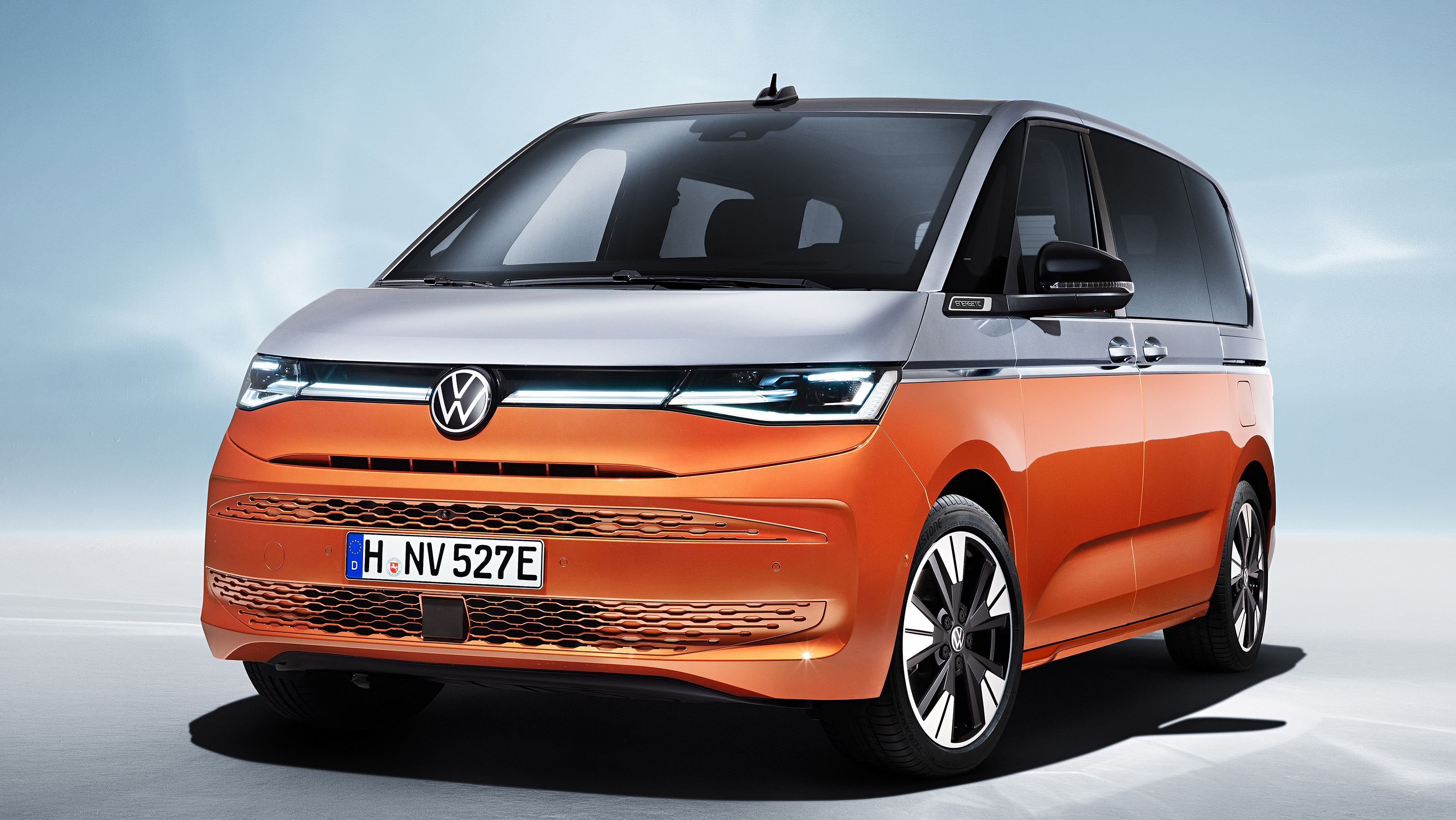 Volkswagen T7 Multivan - front static