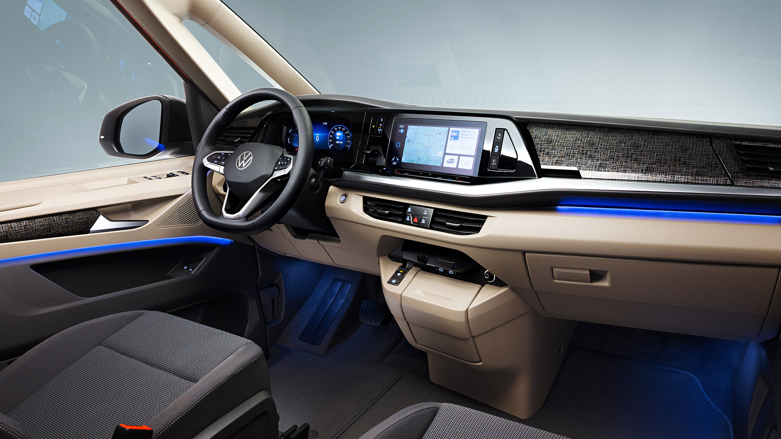 Volkswagen T7 Multivan - cabin