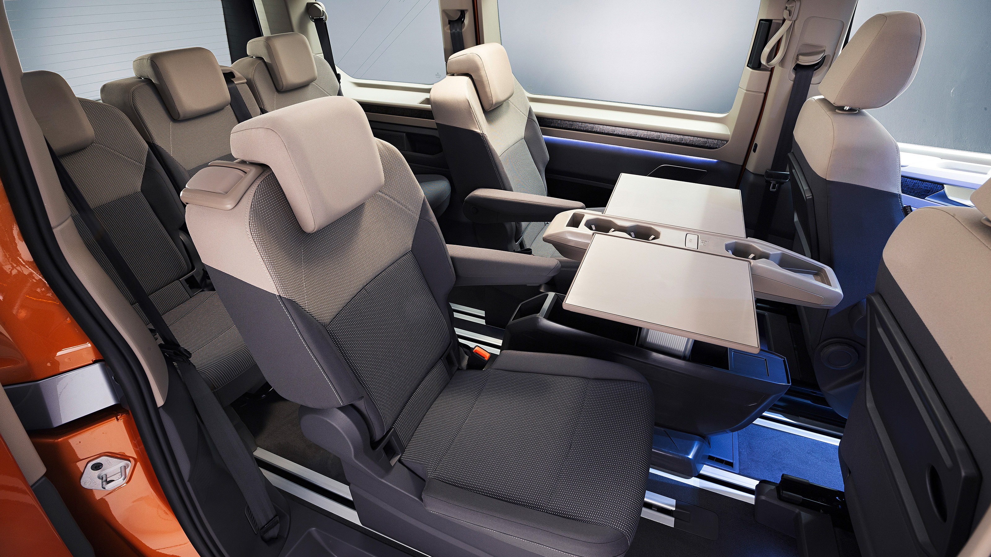 Volkswagen T7 Multivan - seat layout