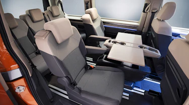 Volkswagen T7 Multivan - seat layout
