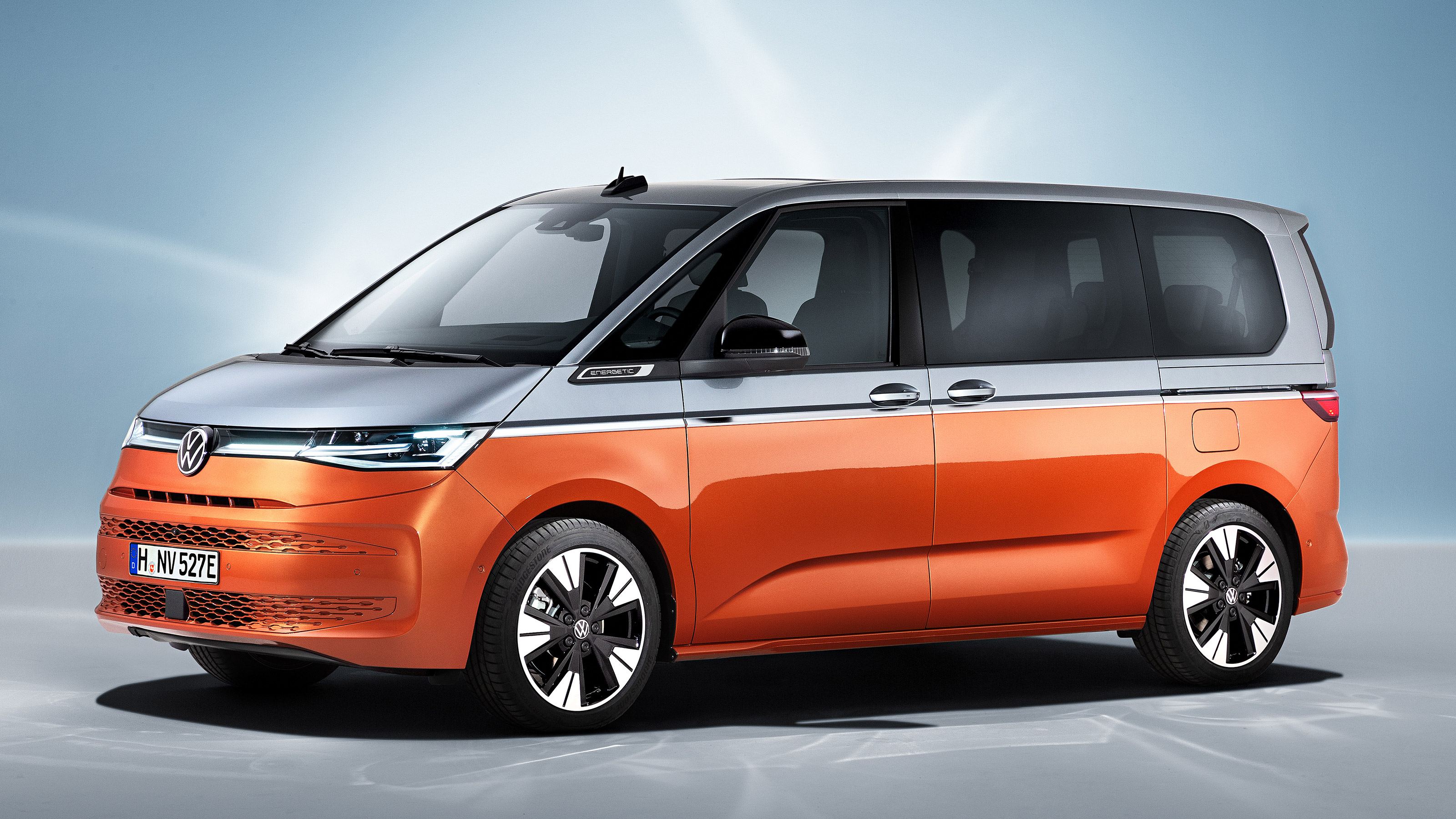 Volkswagen T7 Multivan - front/side