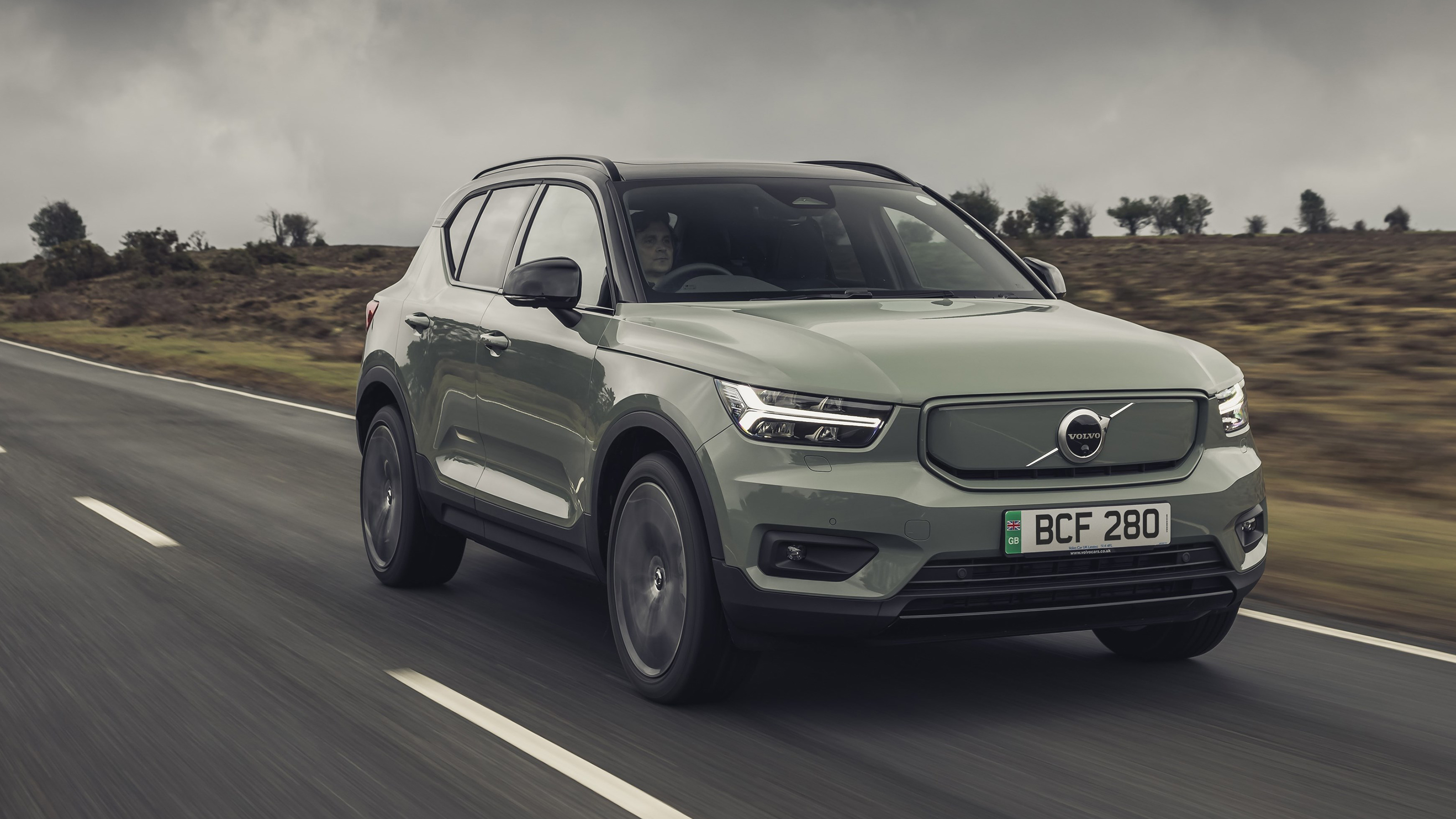 Volvo XC40 P8 Recharge - front