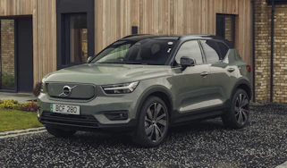 Volvo XC40 P8 Recharge - front