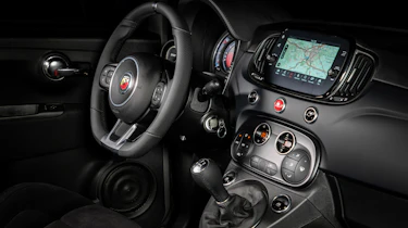 Abarth F595 - interior