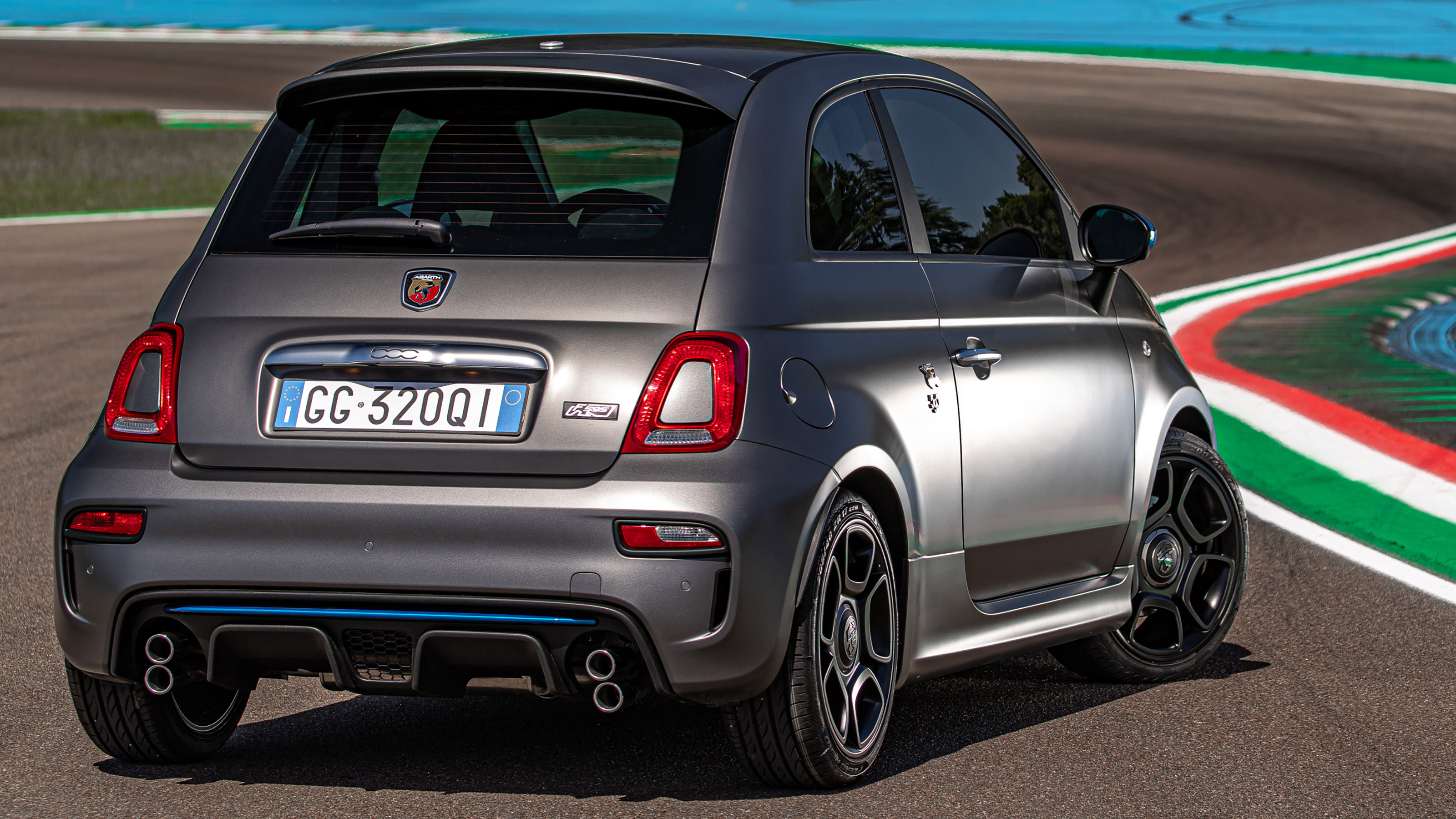 Abarth F595 - rear static
