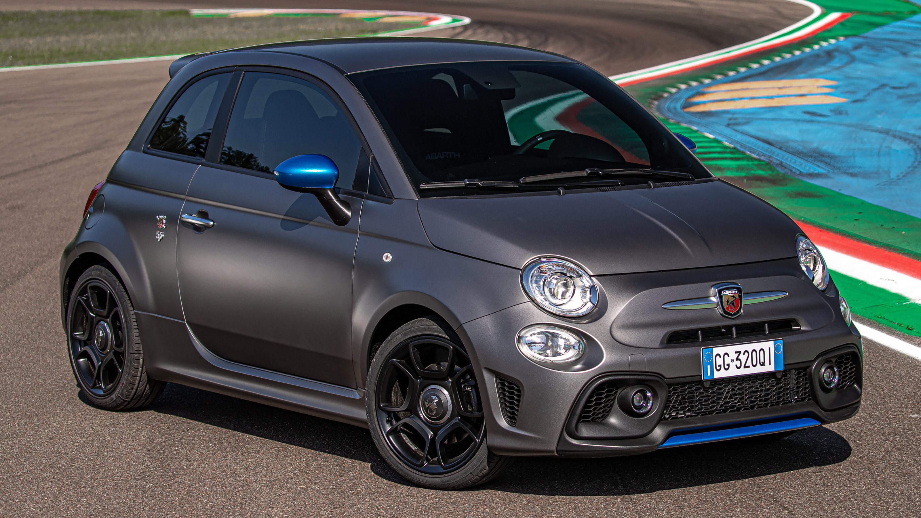 Abarth F595 - front static