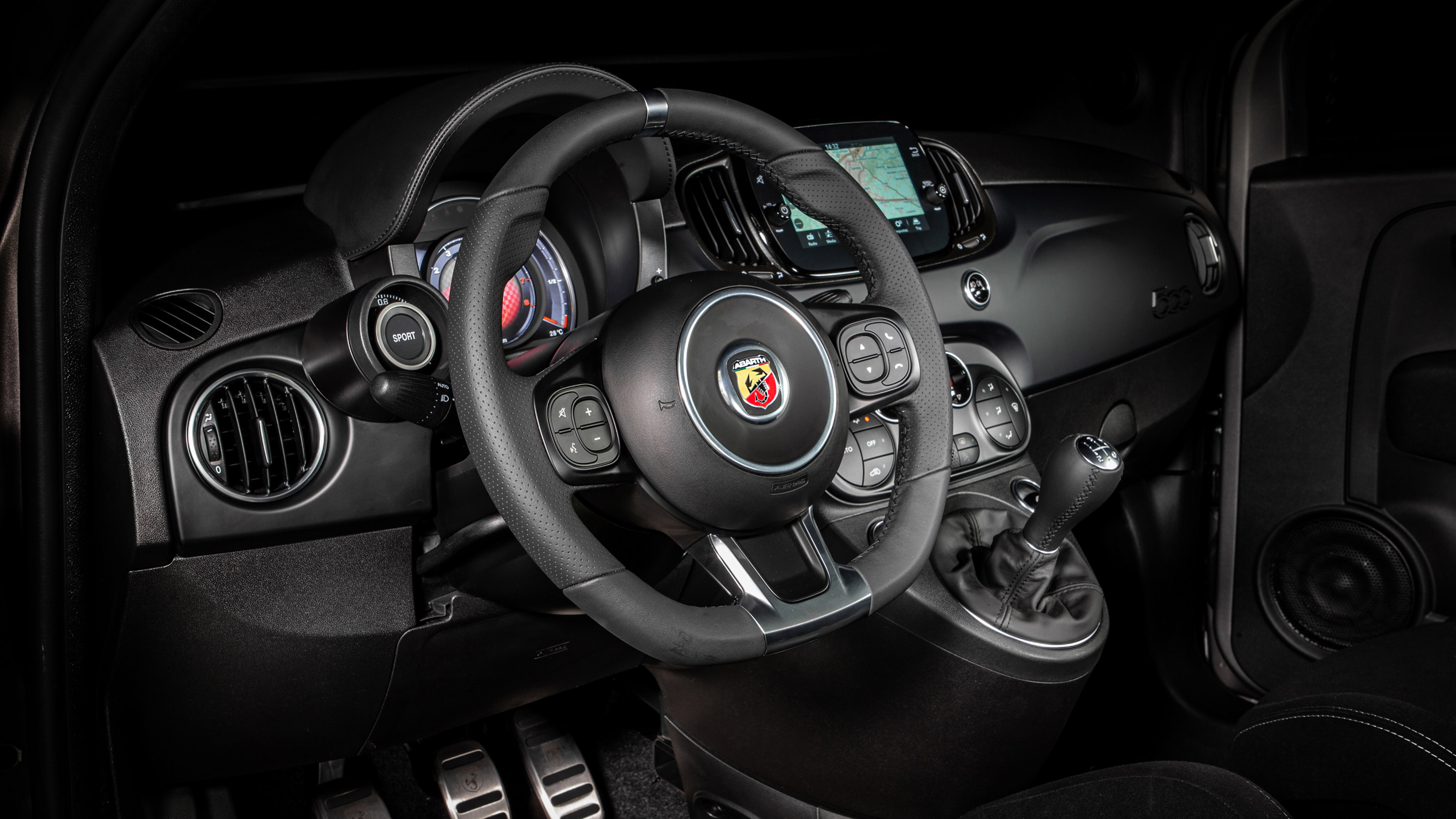 Abarth F595 - dash