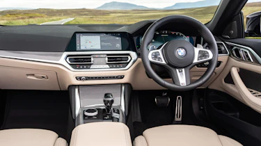 BMW M440i Convertible - dash