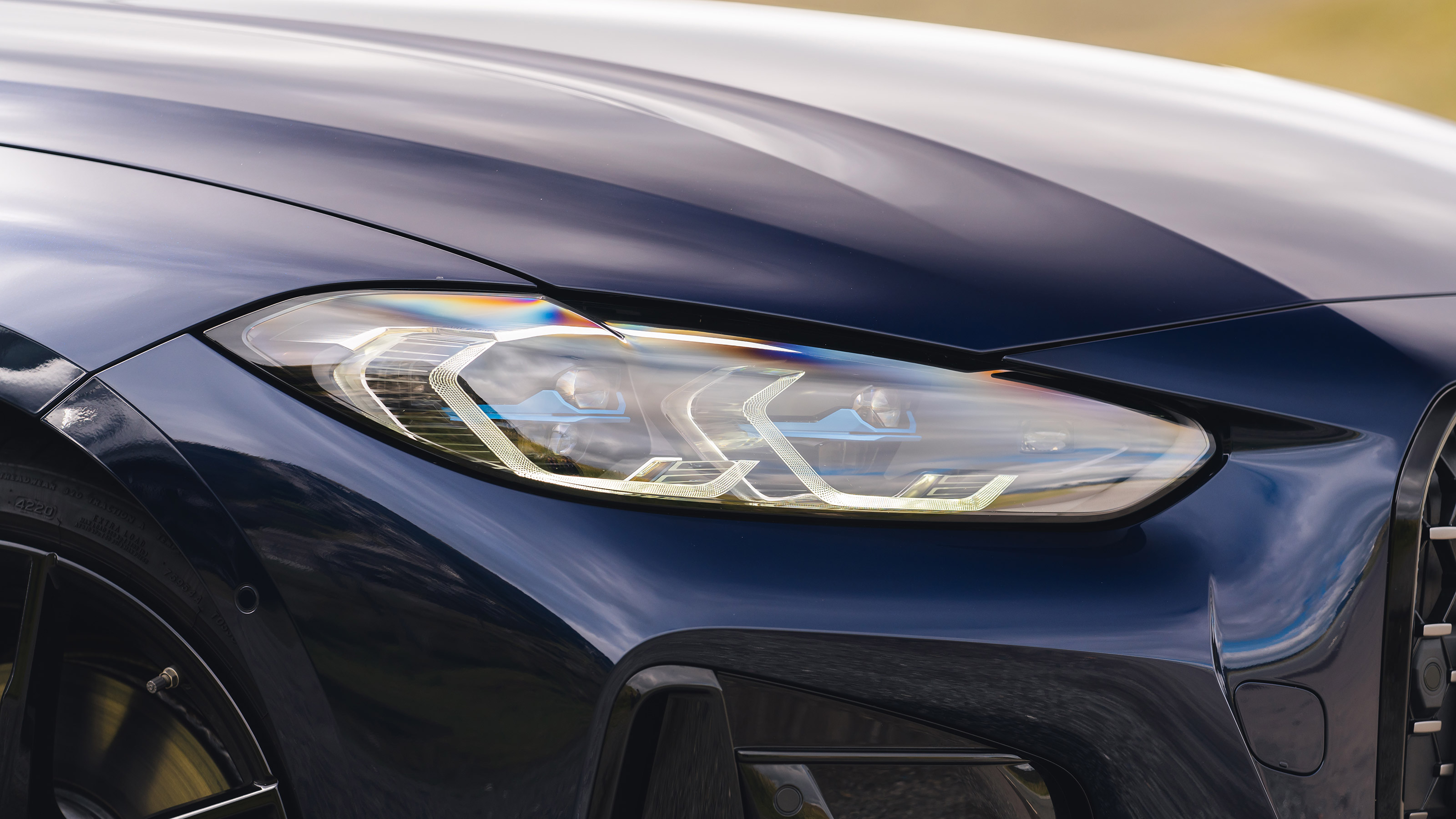 BMW M440i Convertible - front lights