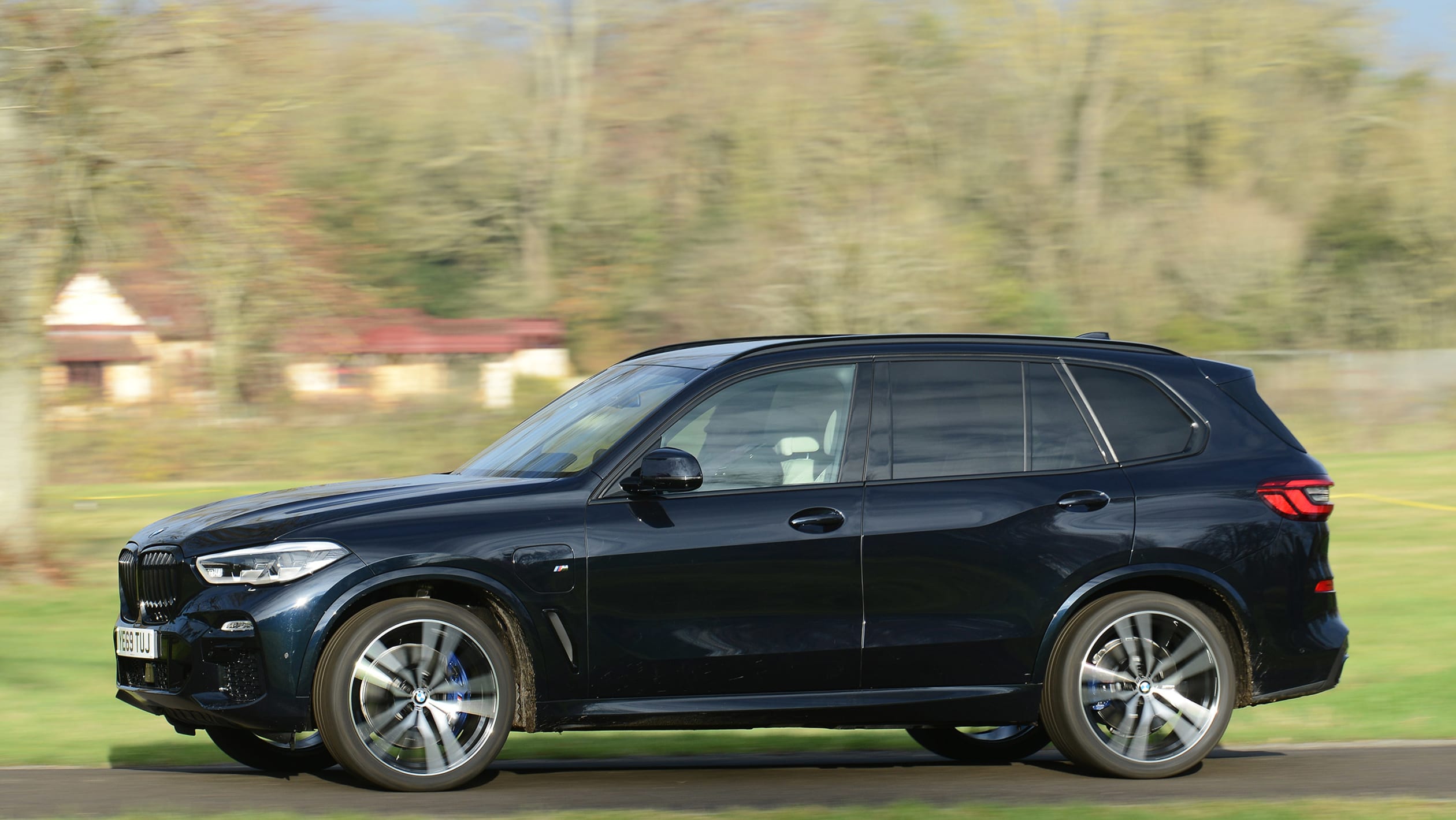 BMW X5 - side
