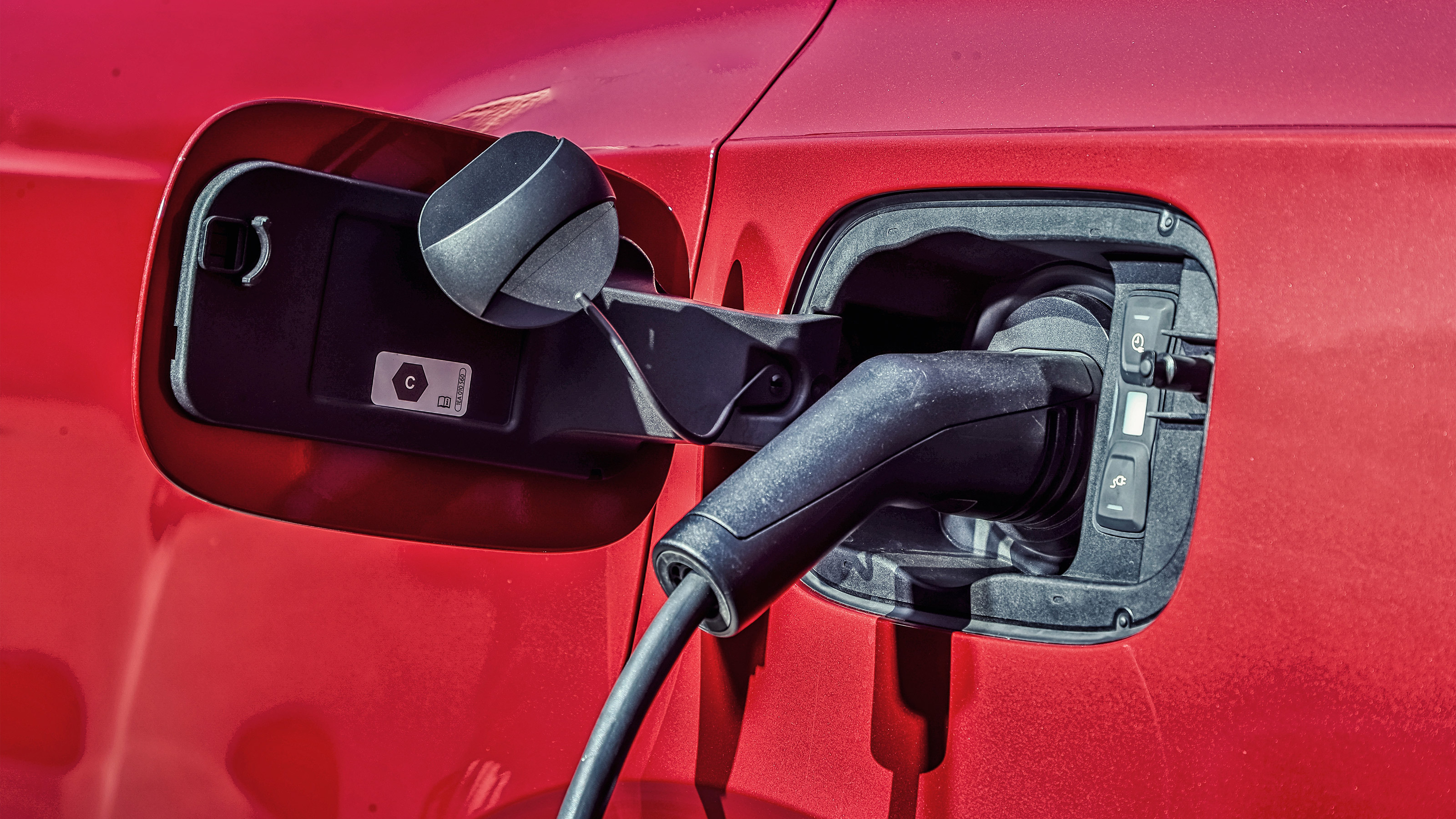 Bentley Bentayga Hybrid - charging