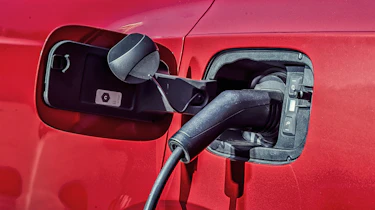 Bentley Bentayga Hybrid - charging