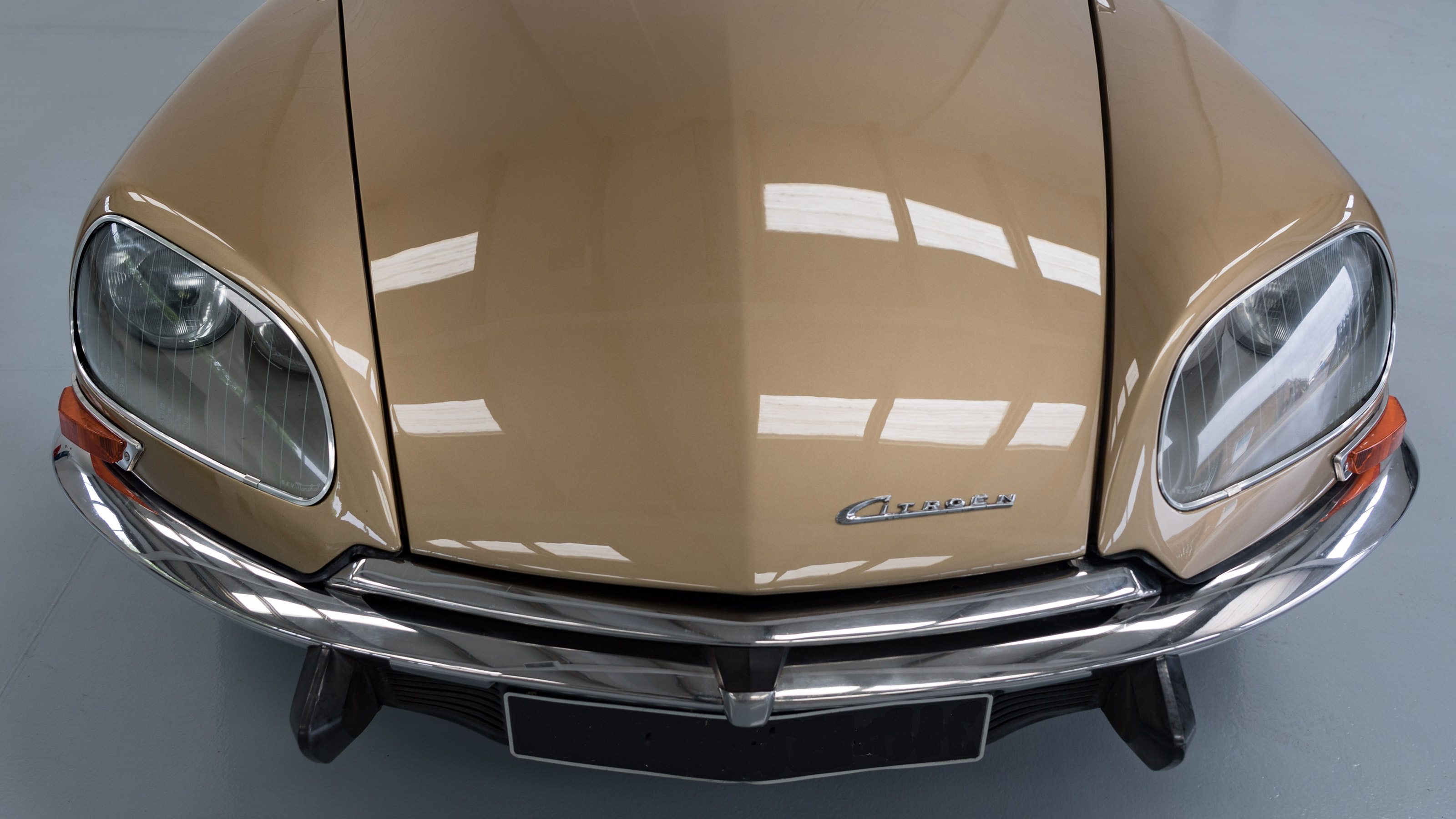 Electrogenic Citroen DS - full front