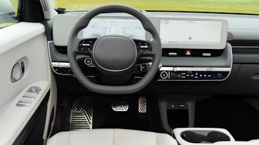 Hyundai Ioniq 5 - dash