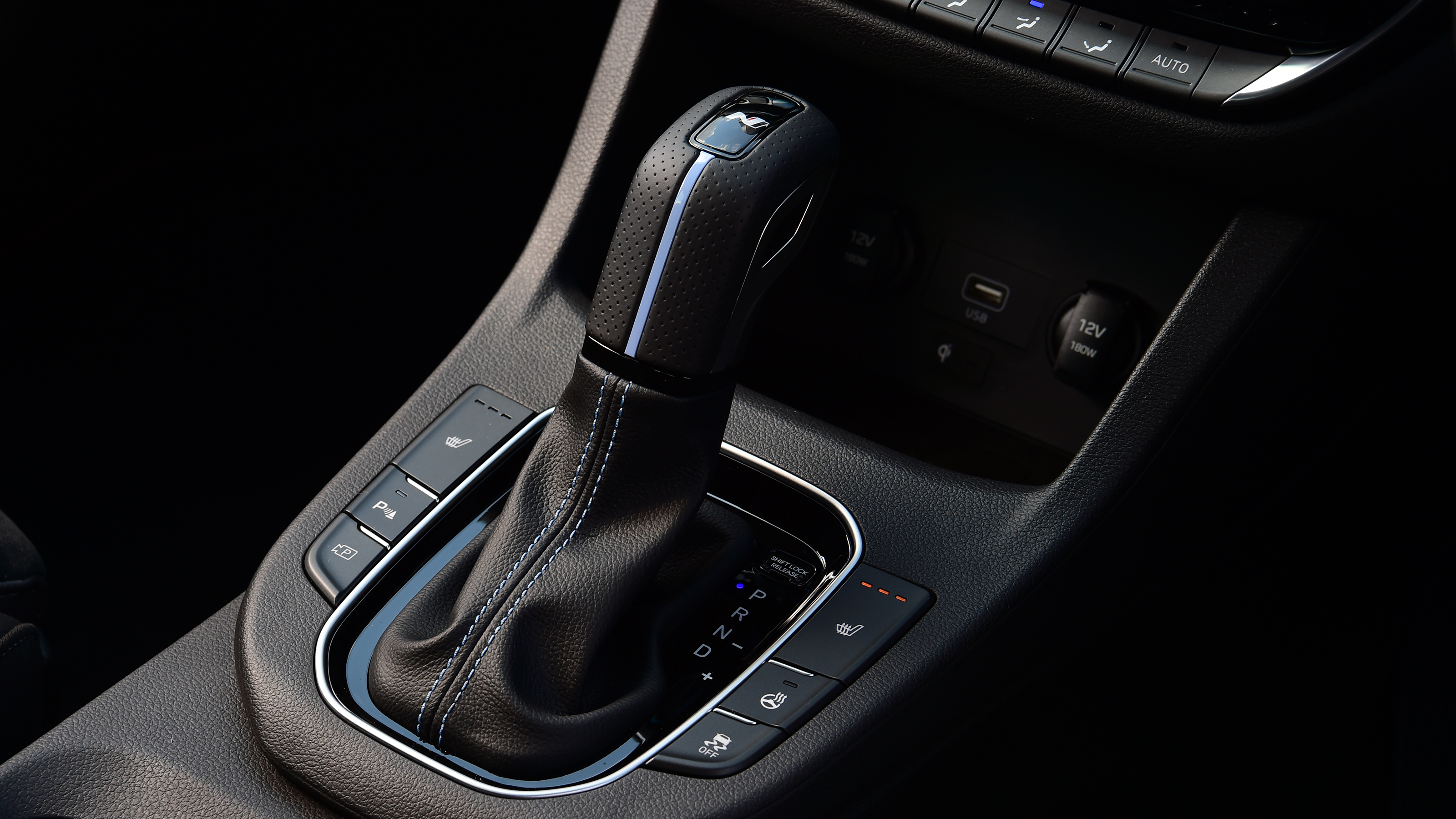 Hyundai i30 N Performance DCT - gear lever