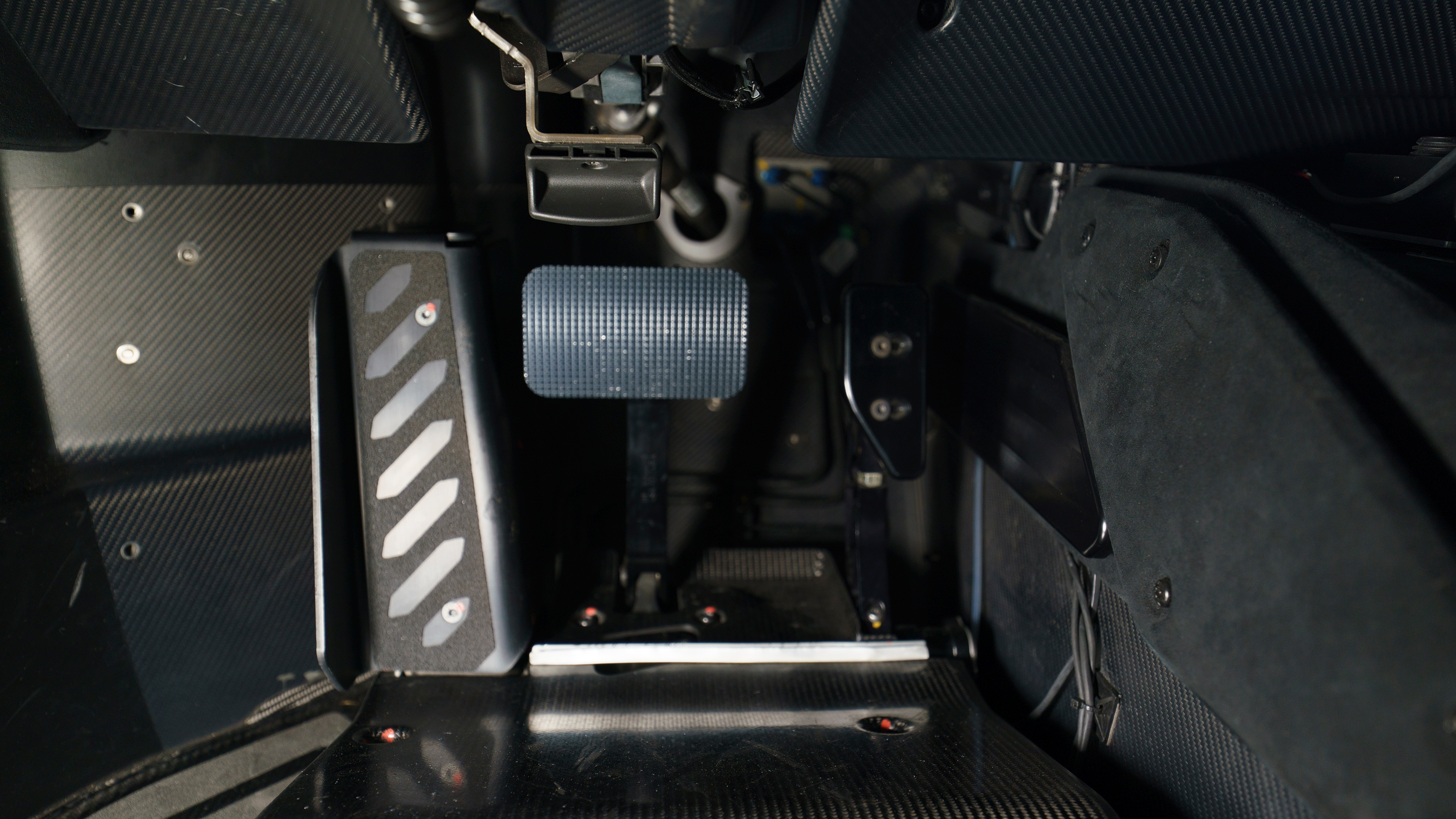 New Lamborghini Essenza SCV12 2021 review - pedals