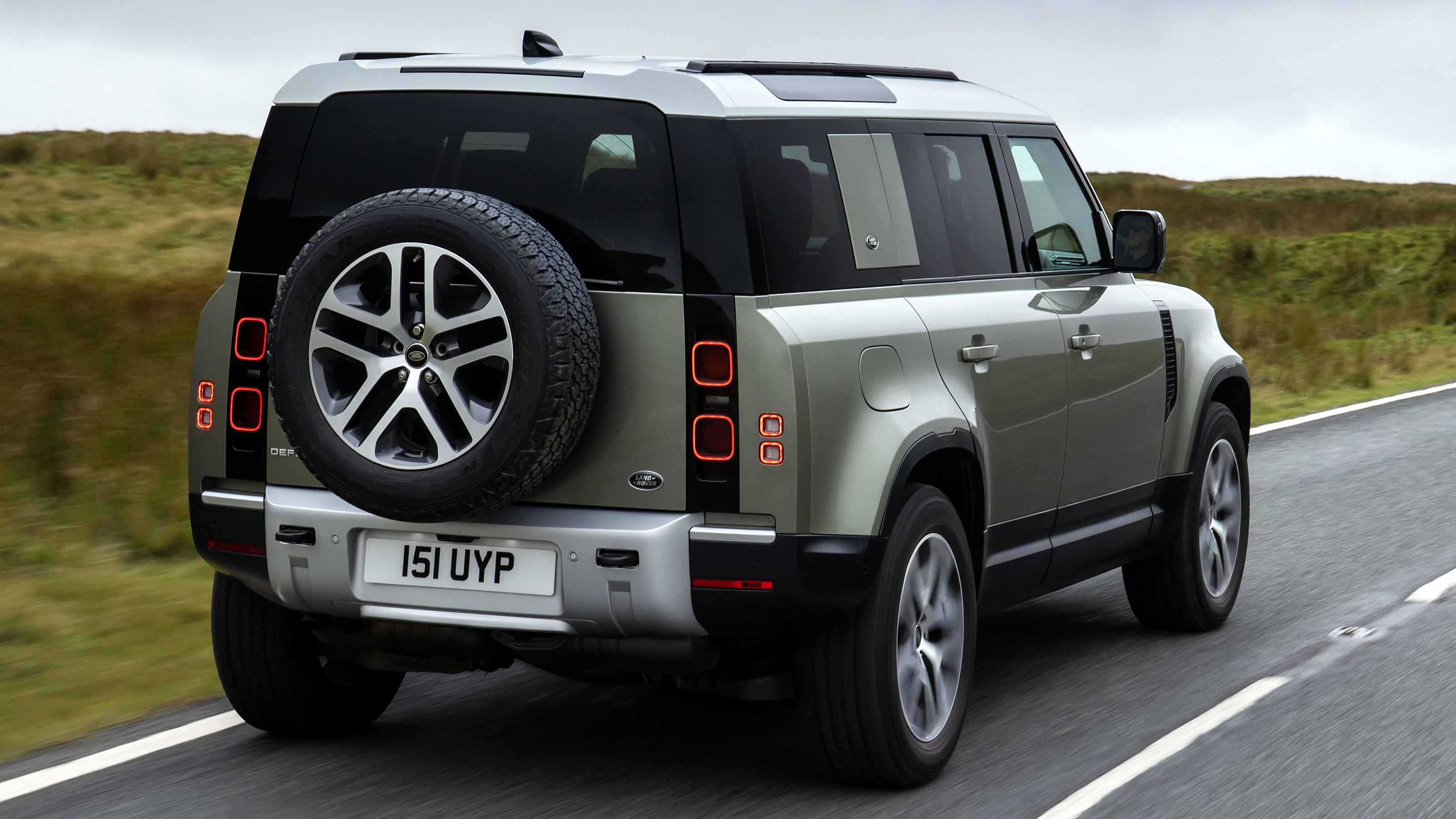 Land Rover Defender P400e PHEV - rear