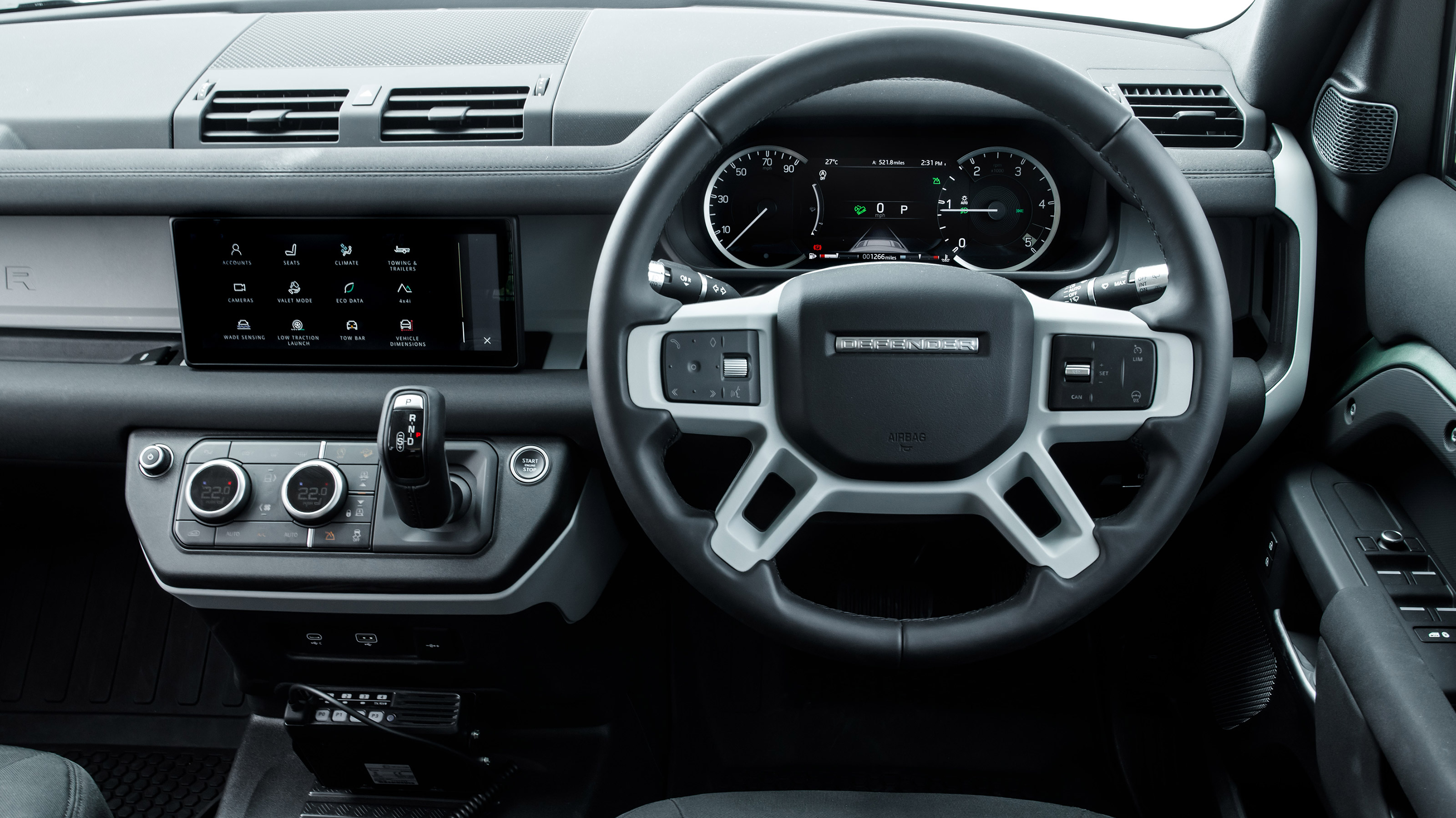 Land Rover Defender P400e PHEV - dash