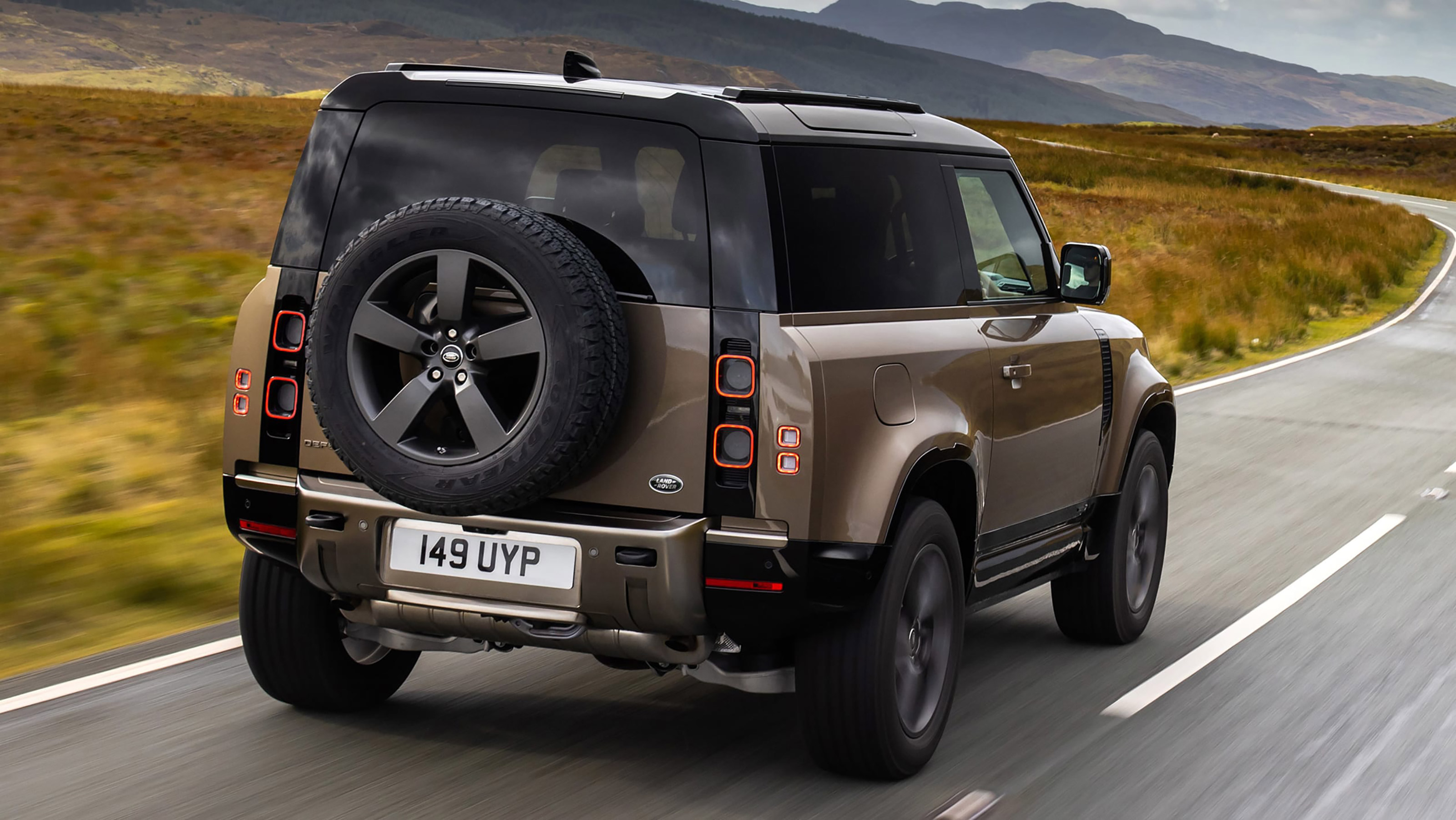 Land Rover Defender - rear