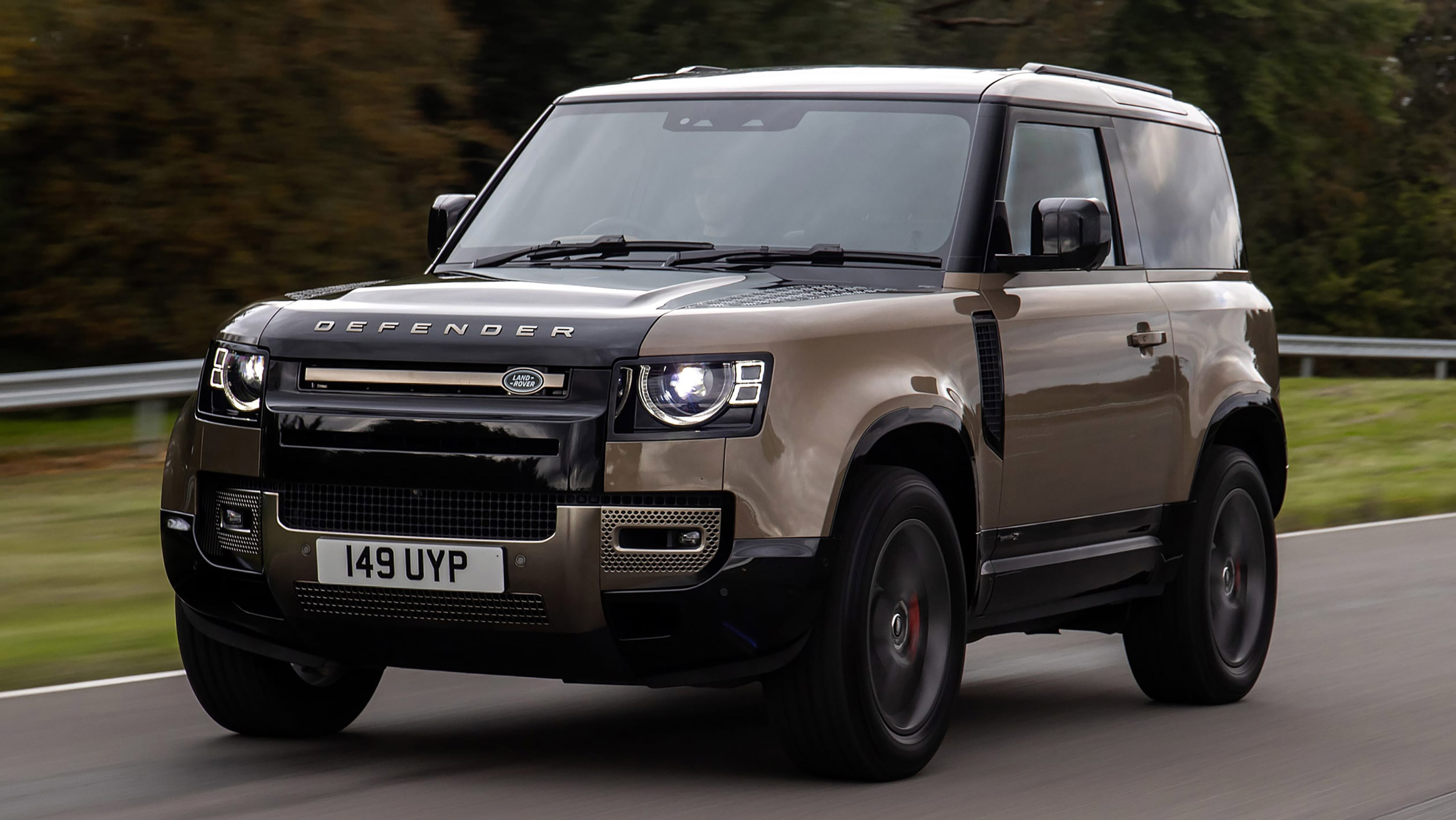 Land Rover Defender - front