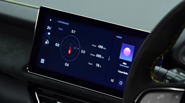 Lotus Emira - infotainment