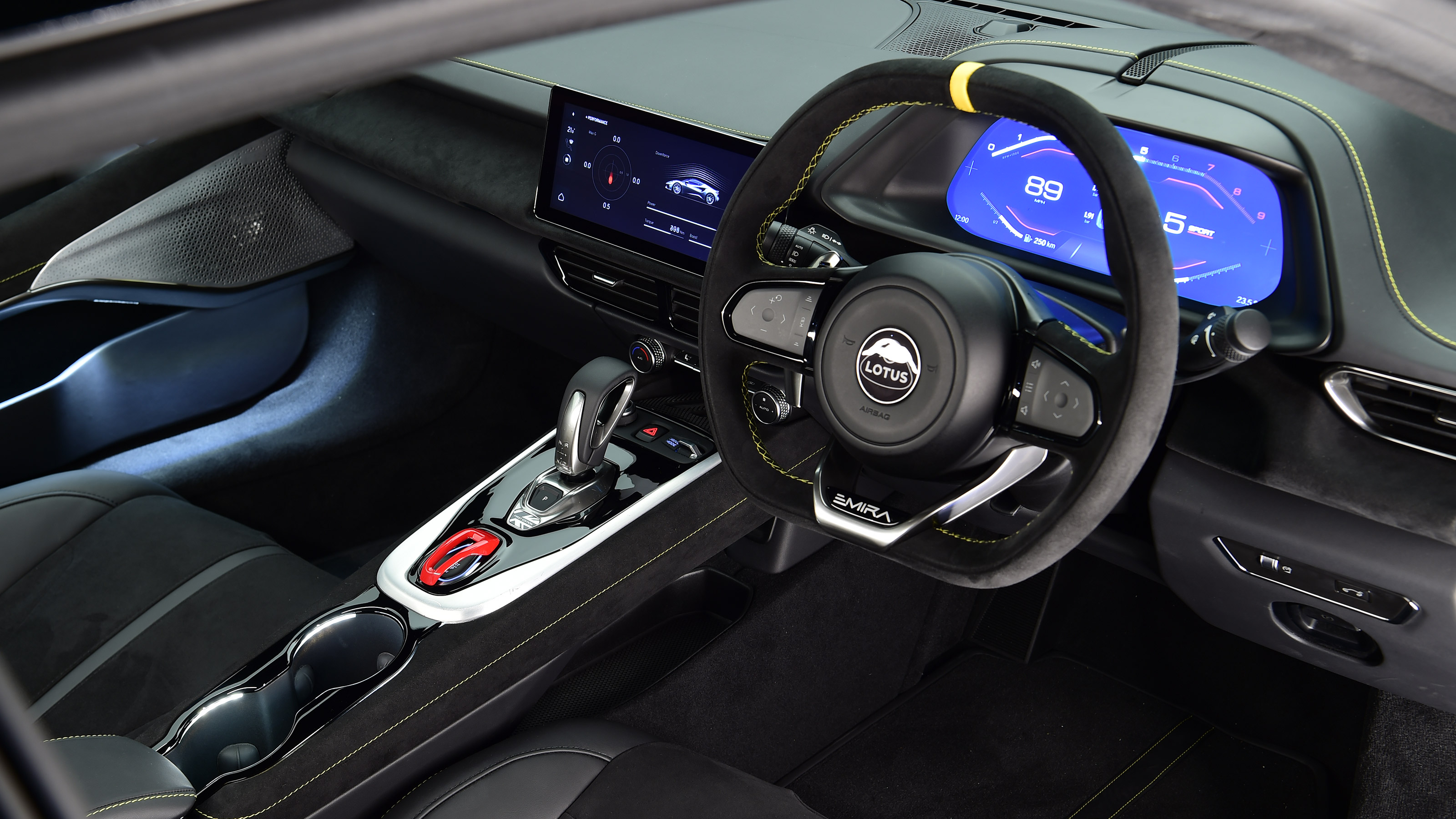 Lotus Emira - dash