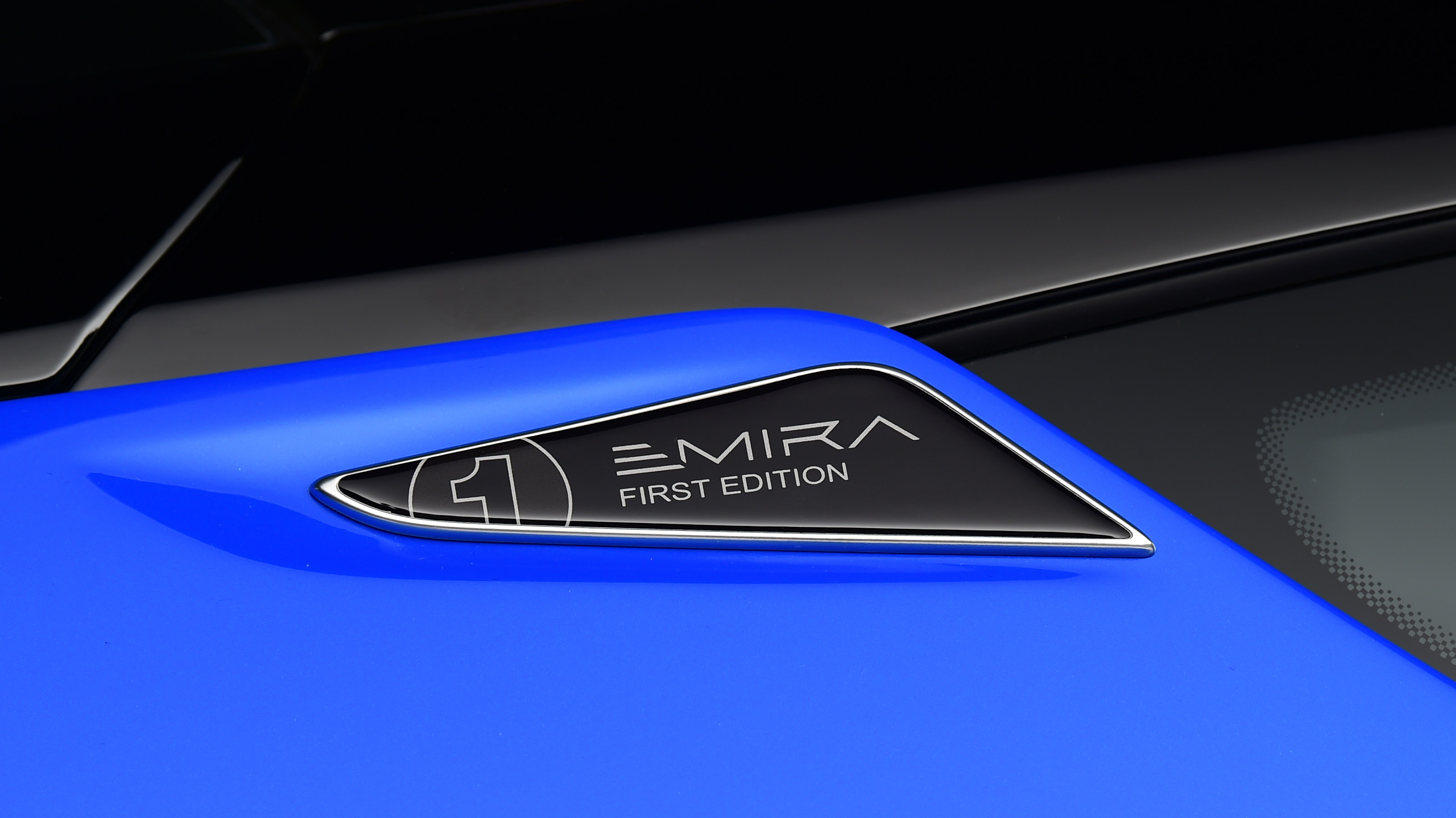 Lotus Emira - side badge