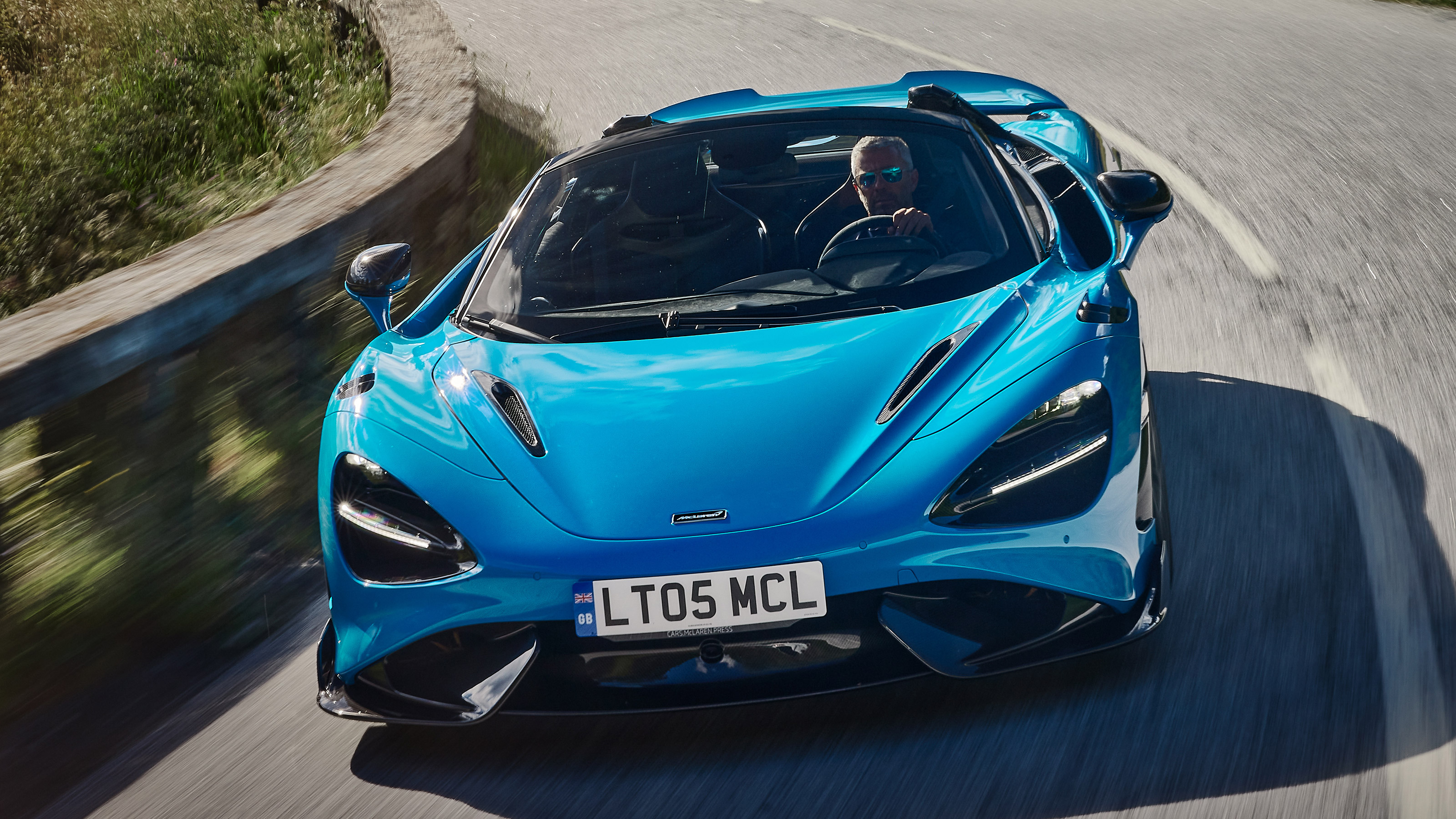 McLaren 765LT Spider - full front