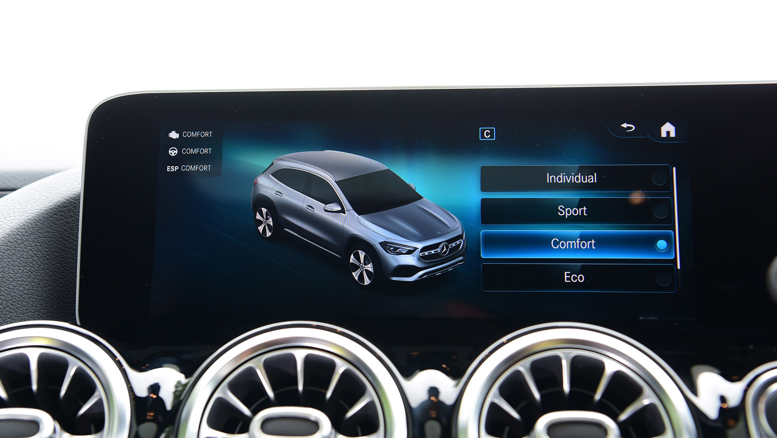 Mercedes GLA - sat-nav