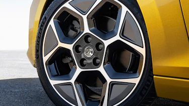 Vauxhall Astra - wheel