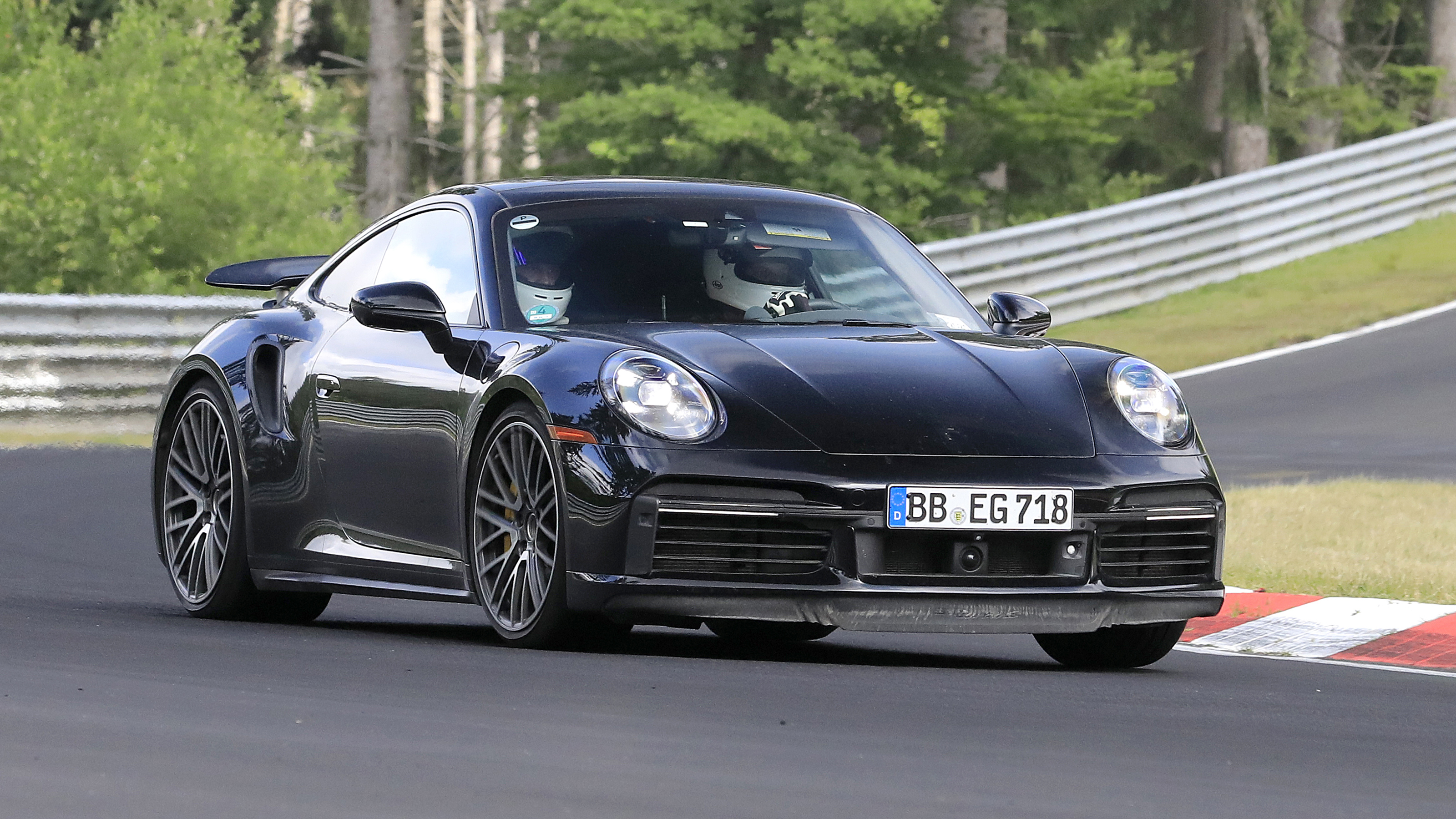 Porsche 911 Turbo Hybrid - front