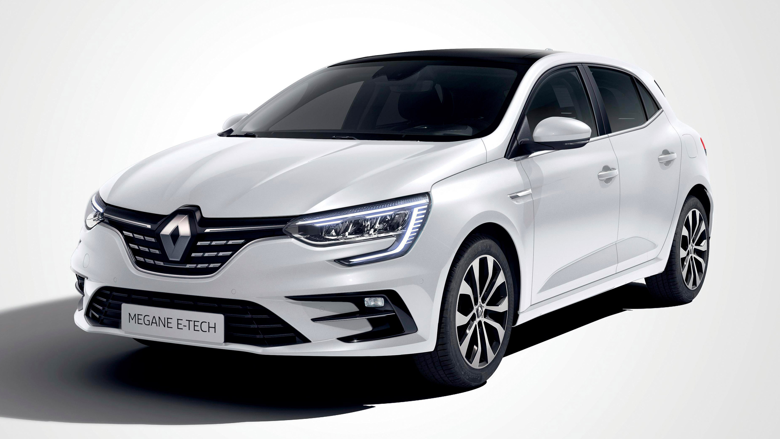 Renault Megane PHEV - front static