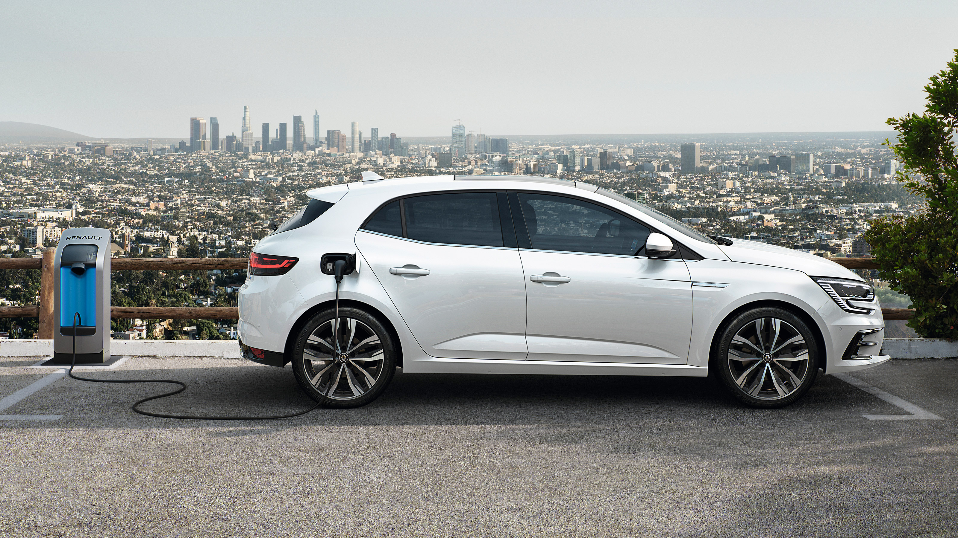 Renault Megane PHEV - side