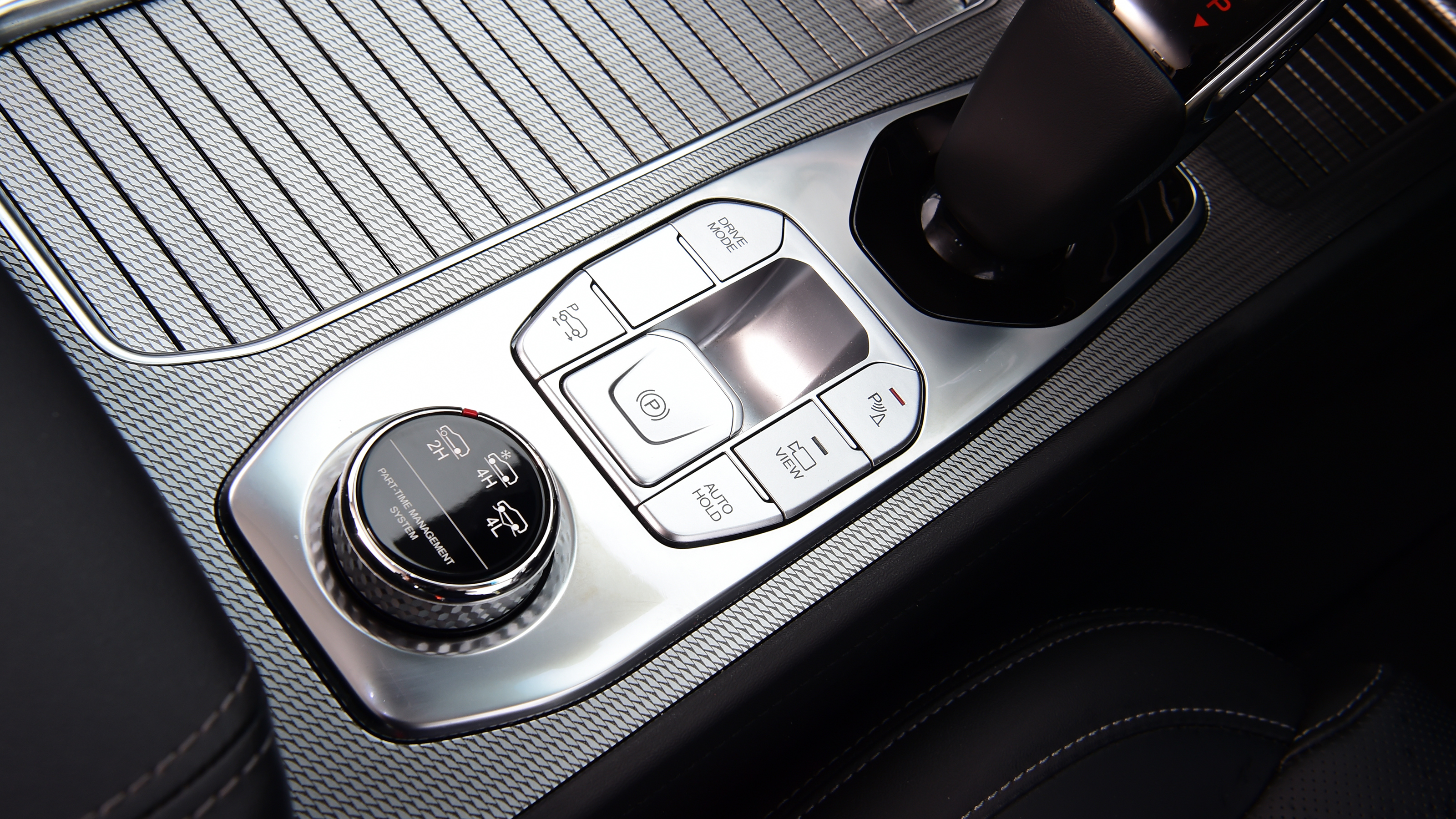 SsangYong Rexton 2021 facelift - controls