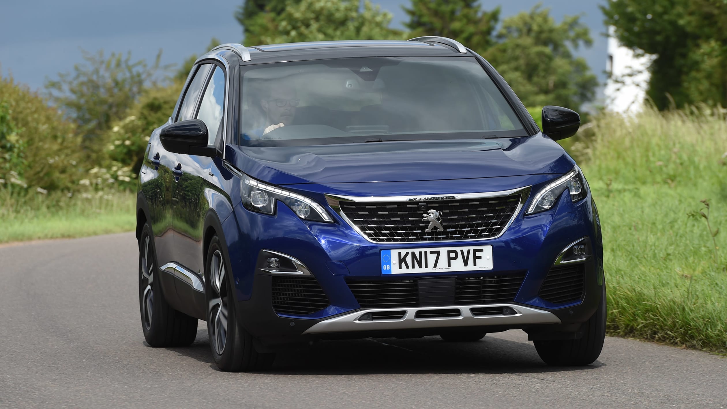 Used Peugeot 3008 Mk2 - front cornering