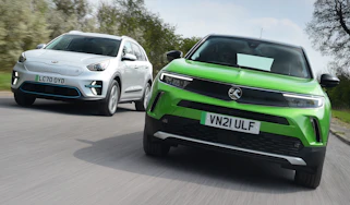 Vauxhall Mokka-e vs Kia e-Niro - front