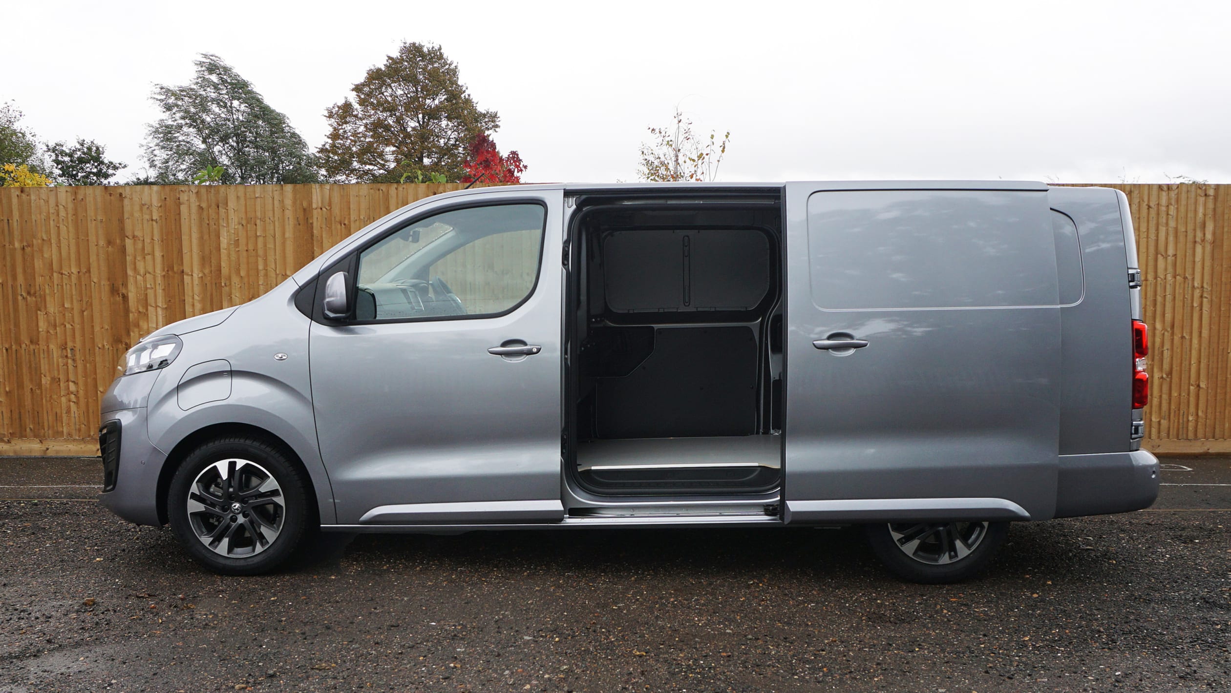 Vauxhall Vivaro-e - side