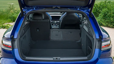 Volkswagen Arteon R Shooting Brake - boot seats down