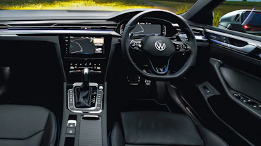 Volkswagen Arteon R Shooting Brake - dash