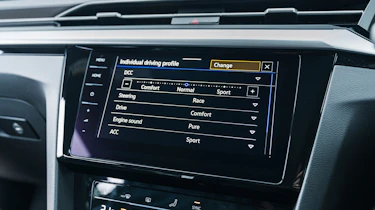 Volkswagen Arteon R Shooting Brake - infotainment