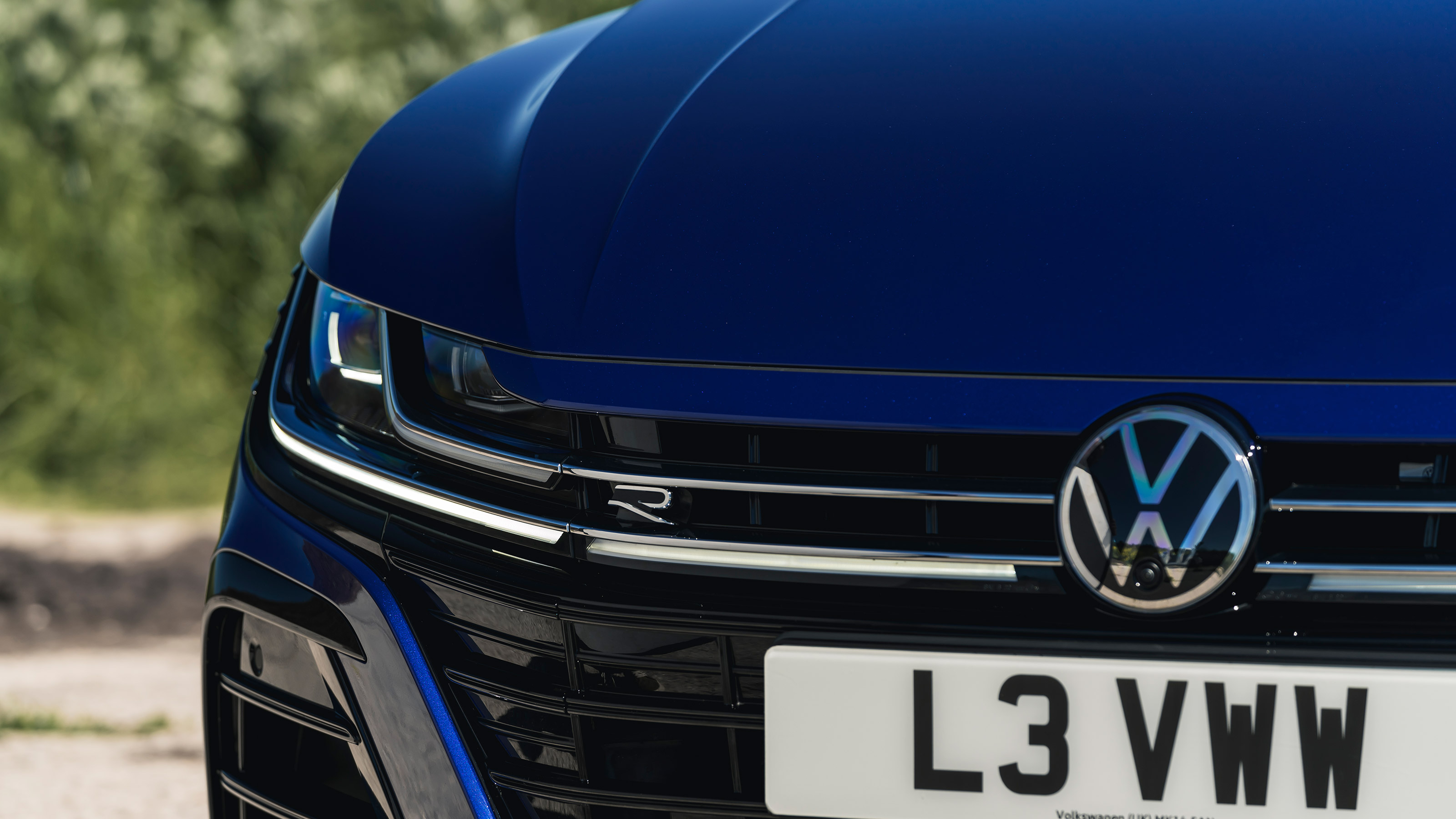 Volkswagen Arteon R Shooting Brake - front light