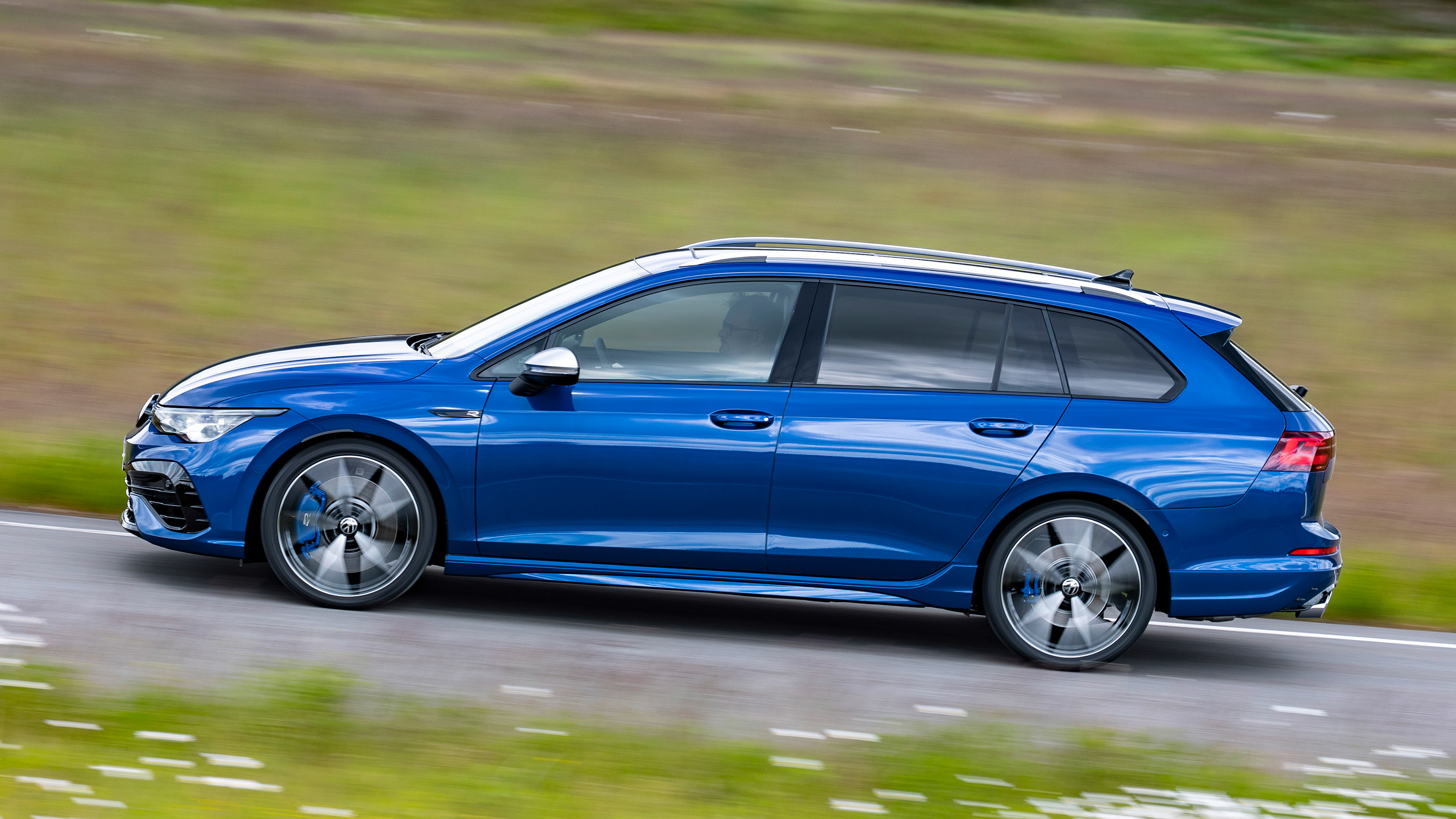 Volkswagen Golf R Estate - side