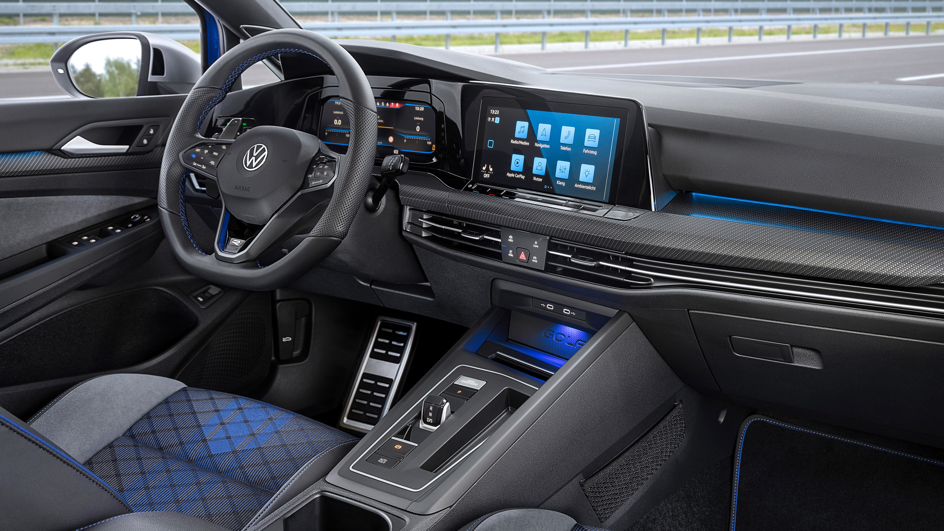 Volkswagen Golf R Estate - dash
